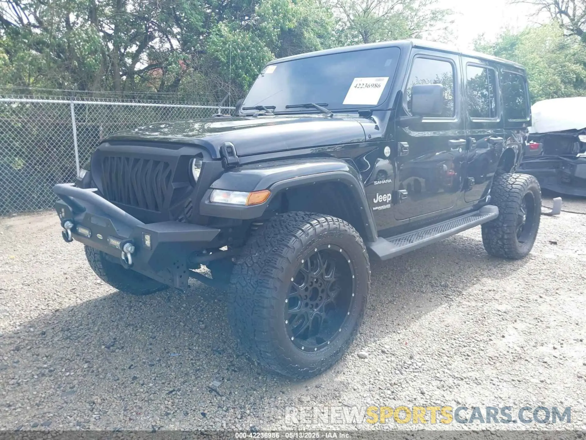 2 Photograph of a damaged car 1C4HJXEG6NW195167 JEEP WRANGLER UNLIMITED 2022