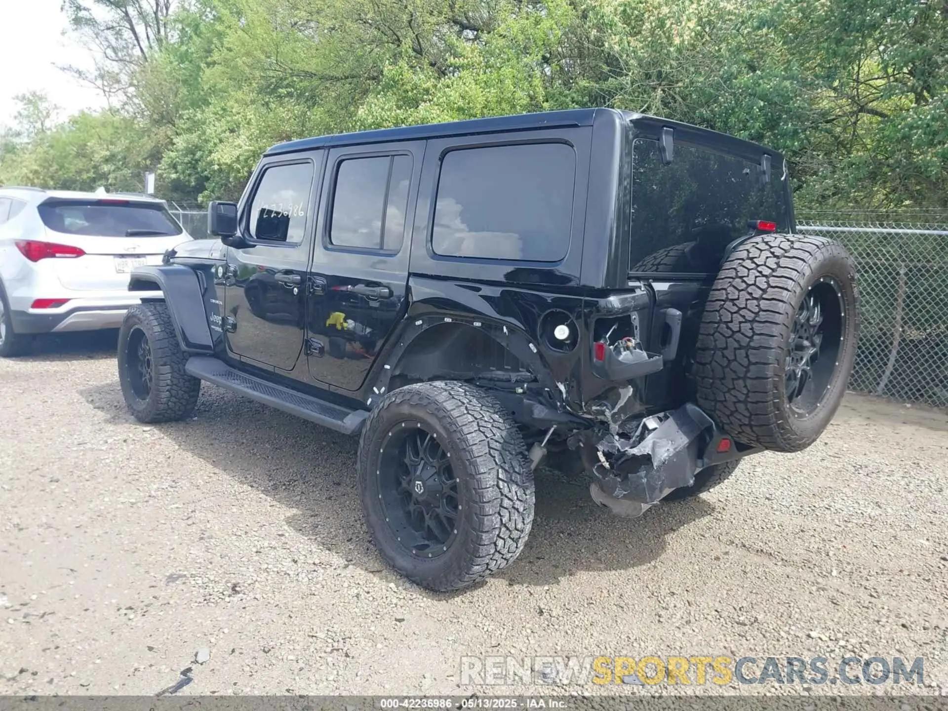 3 Photograph of a damaged car 1C4HJXEG6NW195167 JEEP WRANGLER UNLIMITED 2022