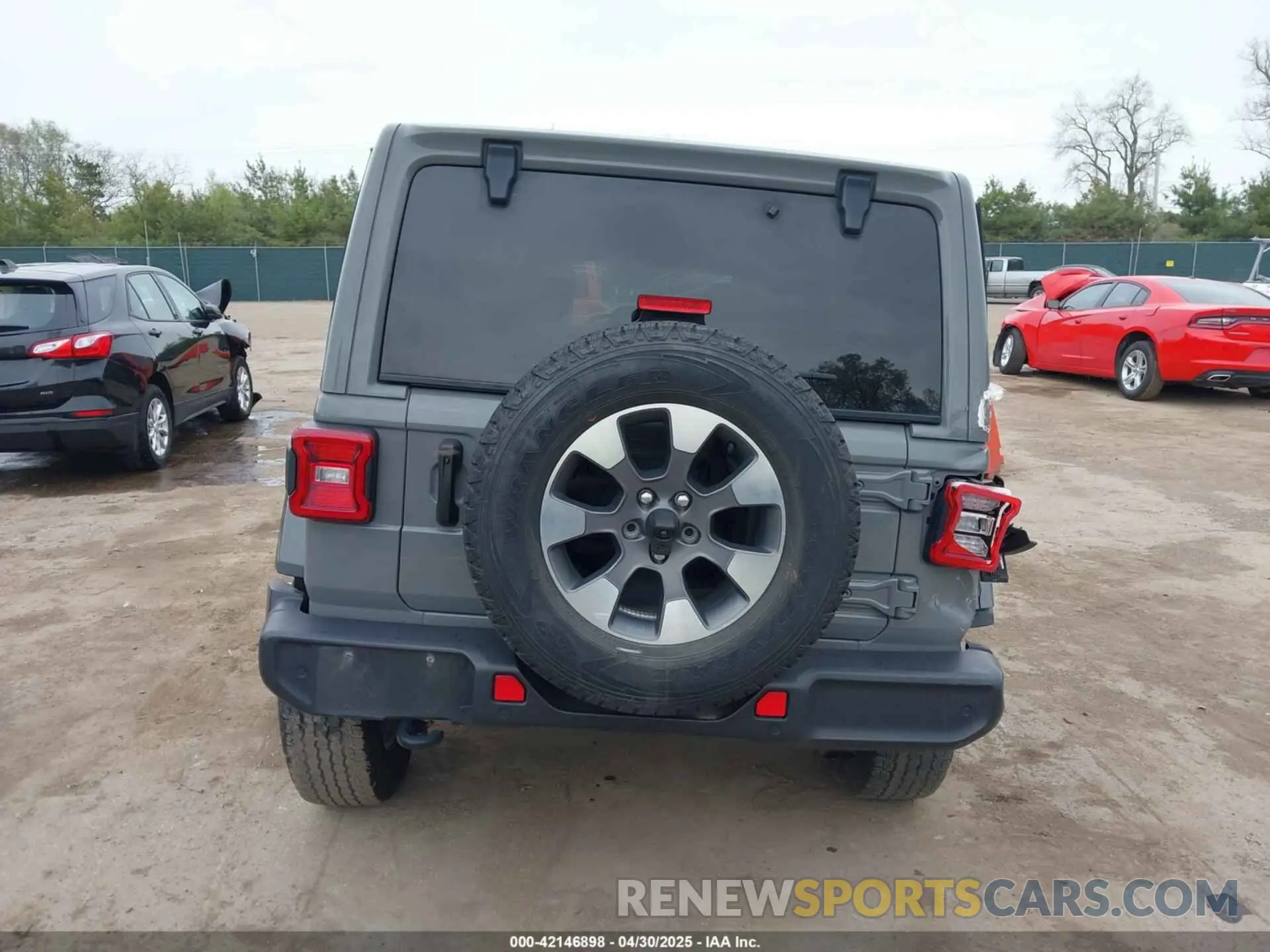 17 Photograph of a damaged car 1C4HJXEG7NW138105 JEEP WRANGLER UNLIMITED 2022