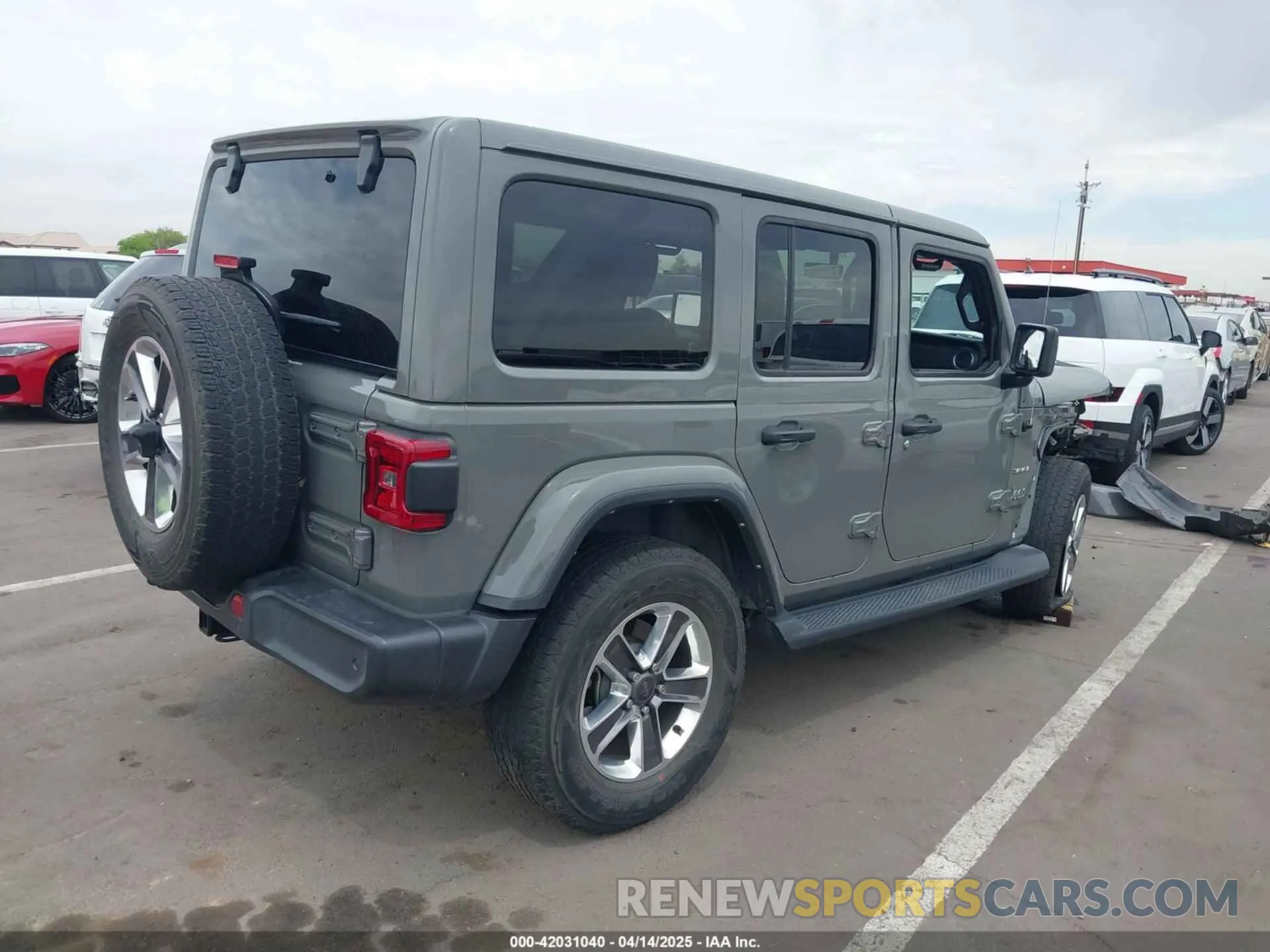 4 Photograph of a damaged car 1C4HJXEG8NW105243 JEEP WRANGLER UNLIMITED 2022