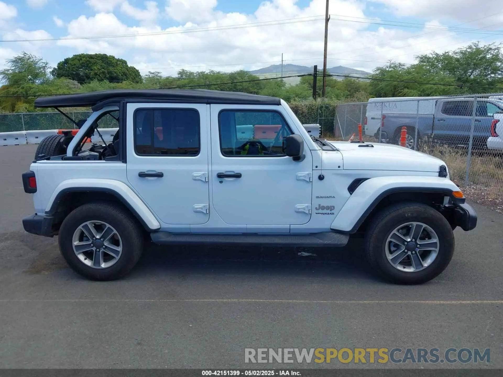 13 Photograph of a damaged car 1C4HJXEN0NW151017 JEEP WRANGLER UNLIMITED 2022