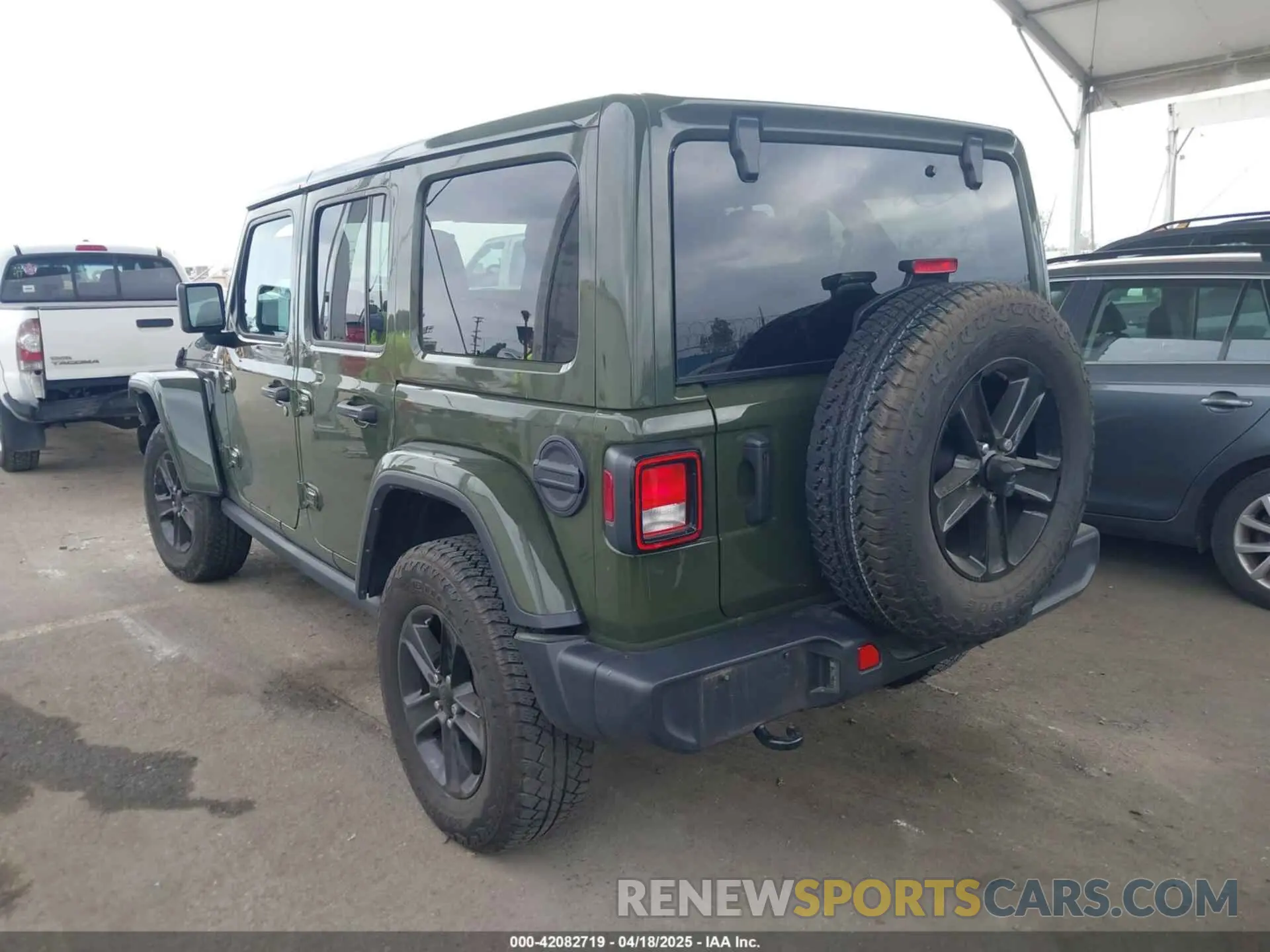 3 Photograph of a damaged car 1C4HJXEN1NW262627 JEEP WRANGLER UNLIMITED 2022