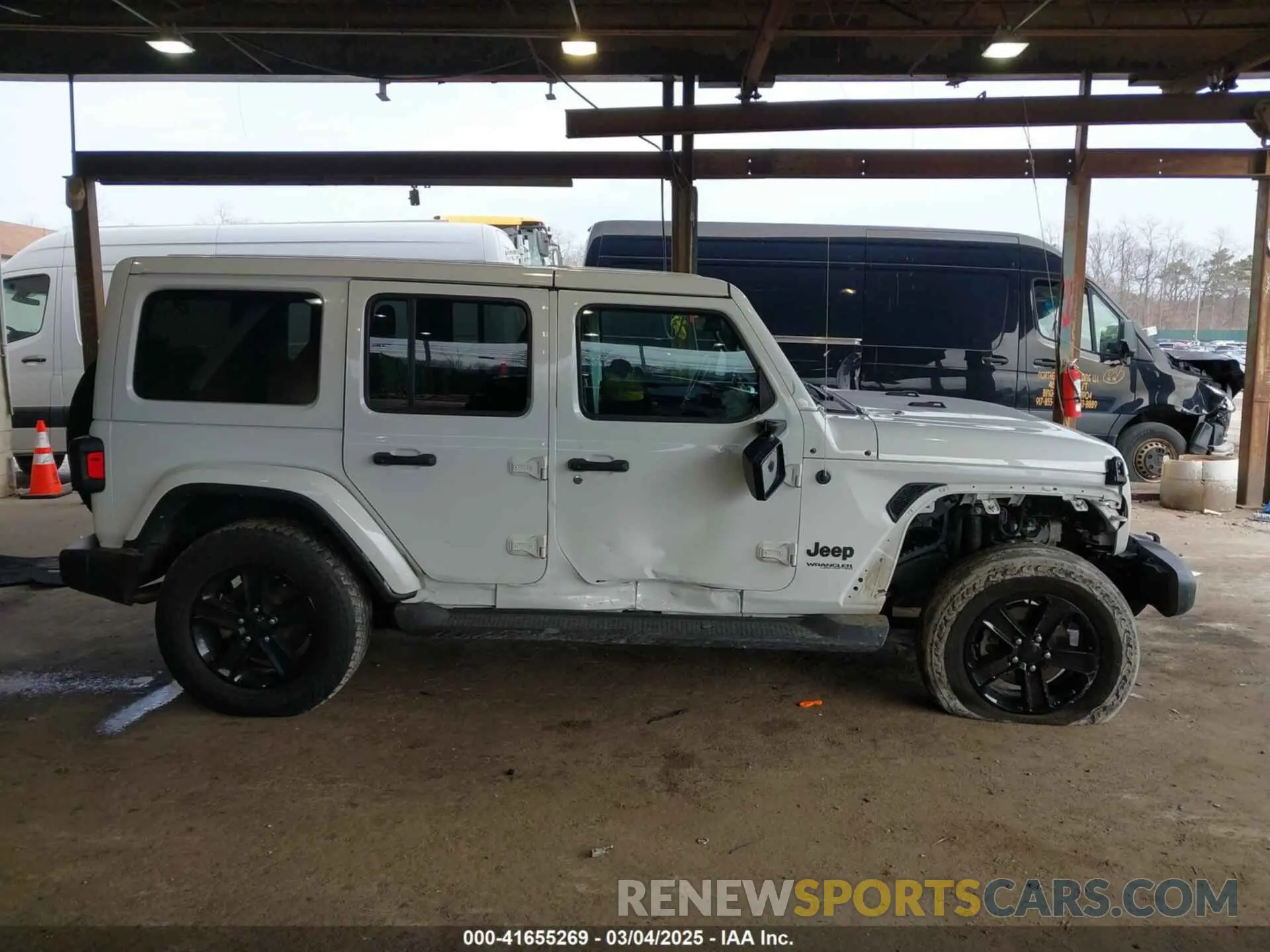 13 Photograph of a damaged car 1C4HJXEN3NW261897 JEEP WRANGLER UNLIMITED 2022
