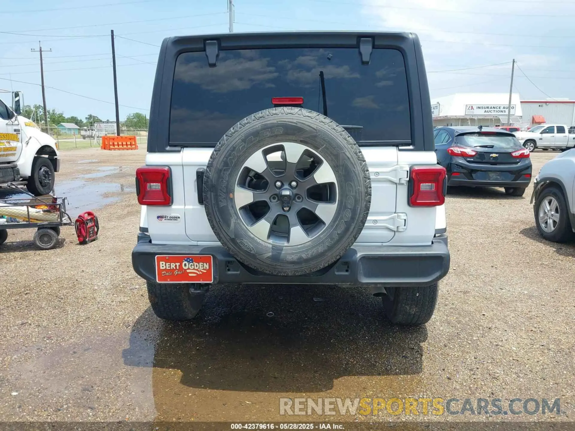 16 Photograph of a damaged car 1C4HJXEN9NW247812 JEEP WRANGLER UNLIMITED 2022