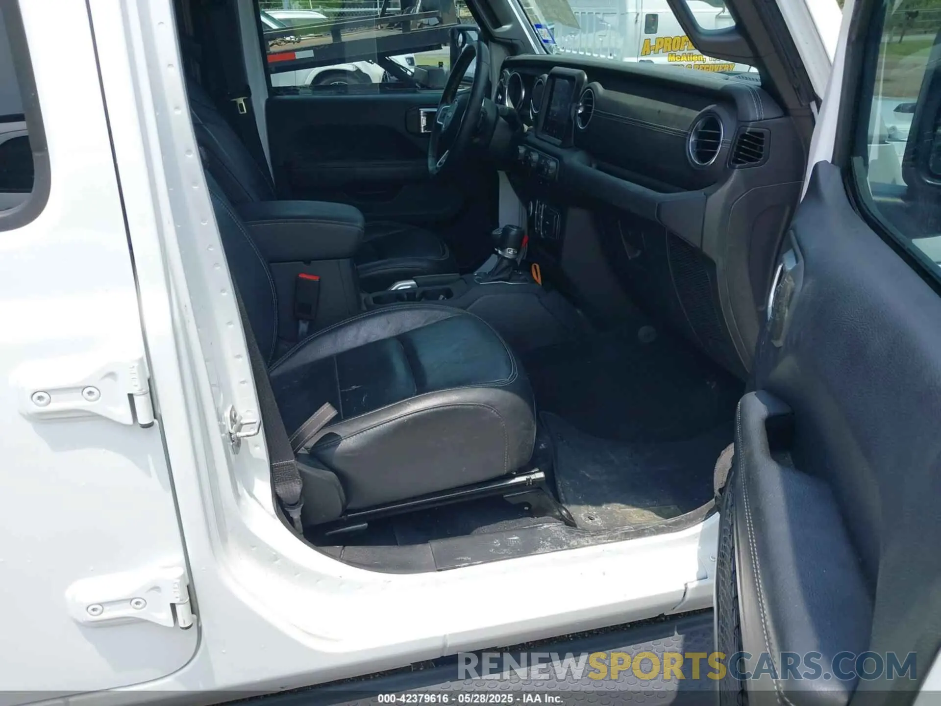 5 Photograph of a damaged car 1C4HJXEN9NW247812 JEEP WRANGLER UNLIMITED 2022