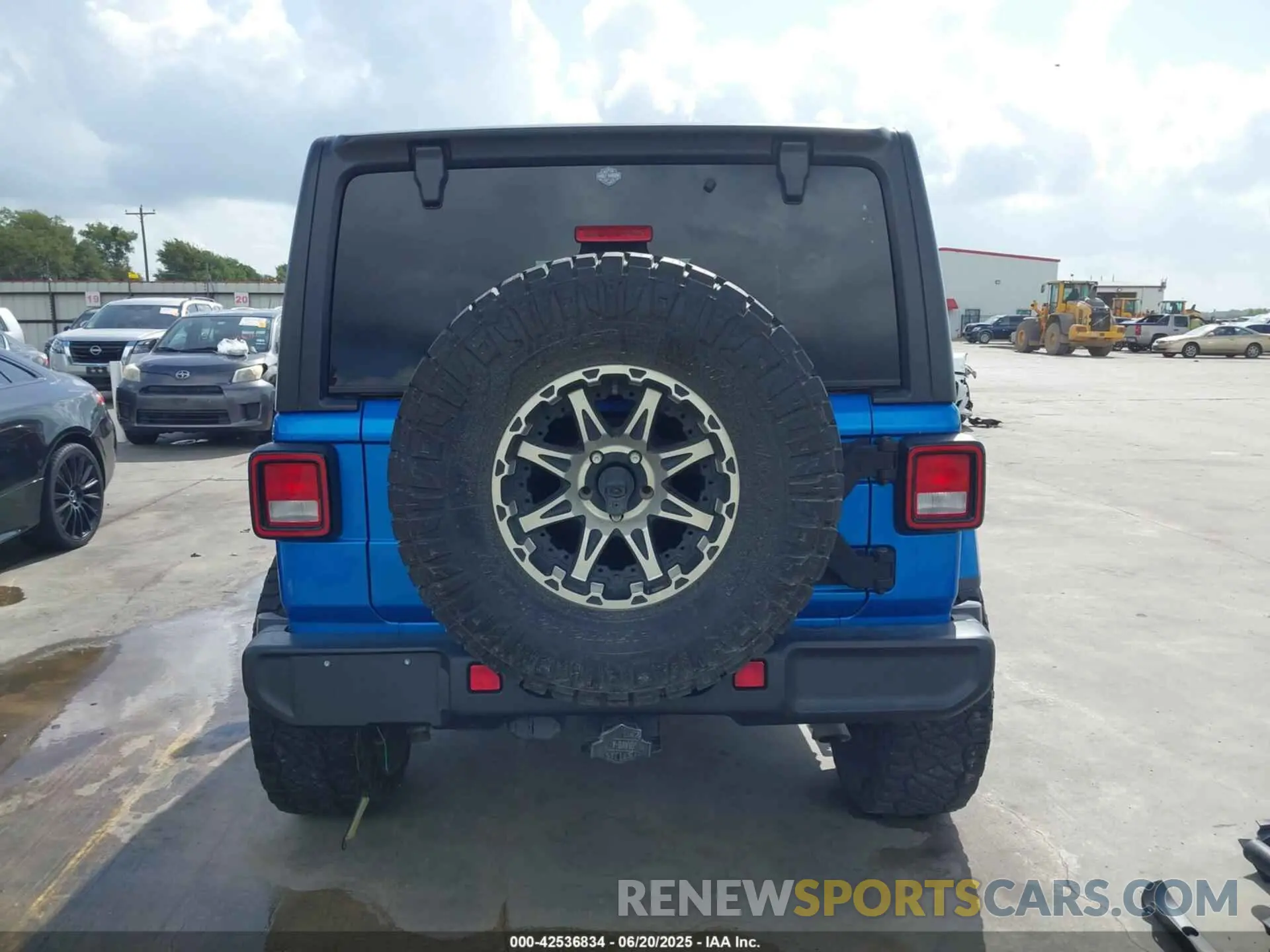 17 Photograph of a damaged car 1C4HJXENXNW118607 JEEP WRANGLER UNLIMITED 2022