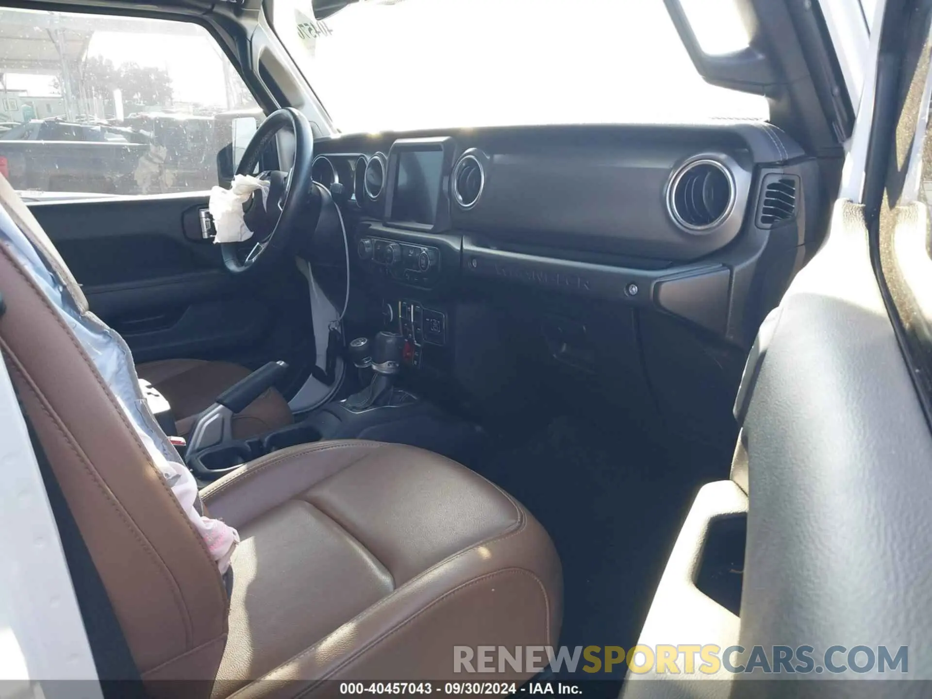 5 Photograph of a damaged car 1C4HJXFG7NW112876 JEEP WRANGLER UNLIMITED 2022