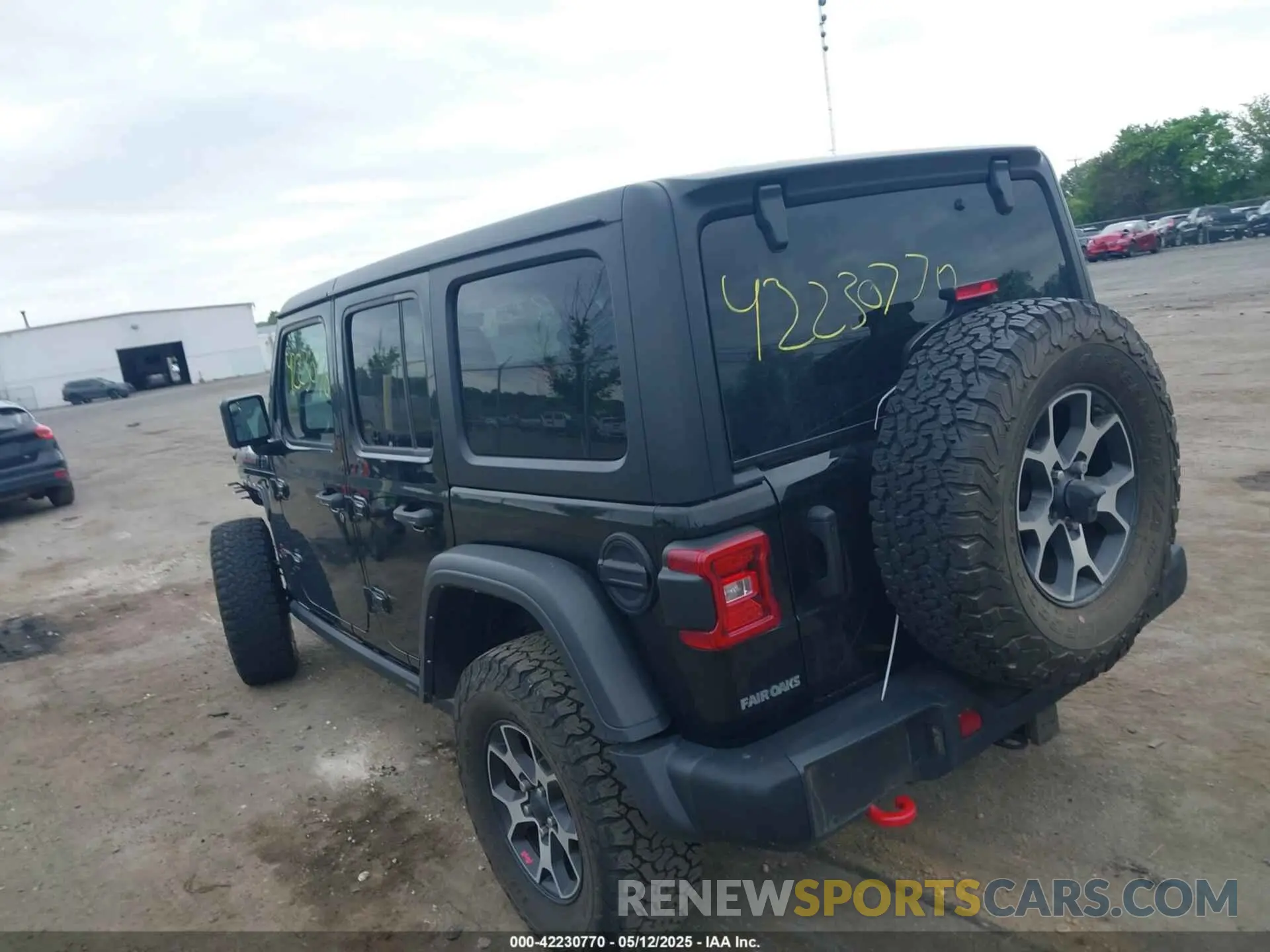 3 Photograph of a damaged car 1C4HJXFN0NW271351 JEEP WRANGLER UNLIMITED 2022
