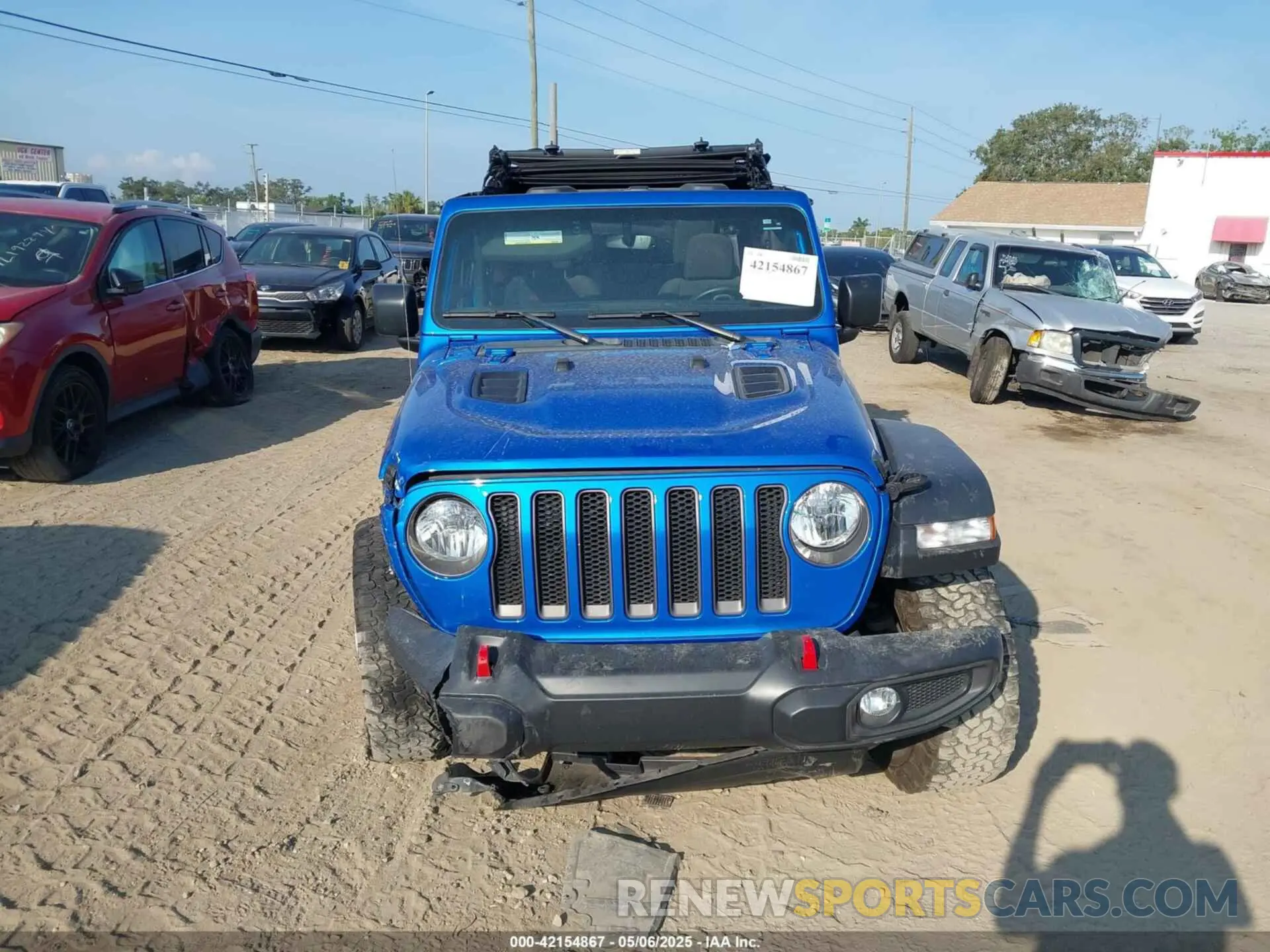 12 Photograph of a damaged car 1C4HJXFNXNW270269 JEEP WRANGLER UNLIMITED 2022