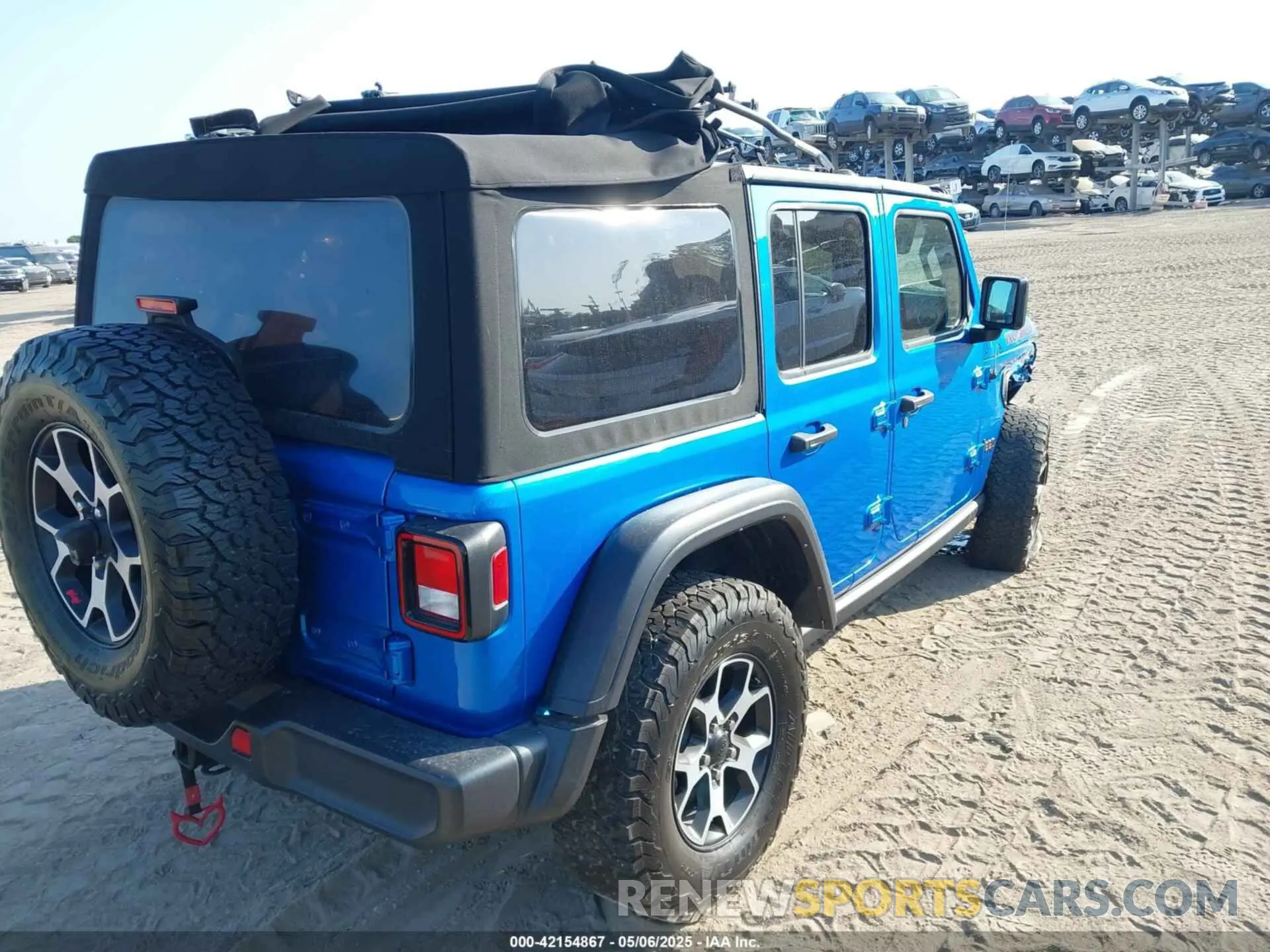 4 Photograph of a damaged car 1C4HJXFNXNW270269 JEEP WRANGLER UNLIMITED 2022