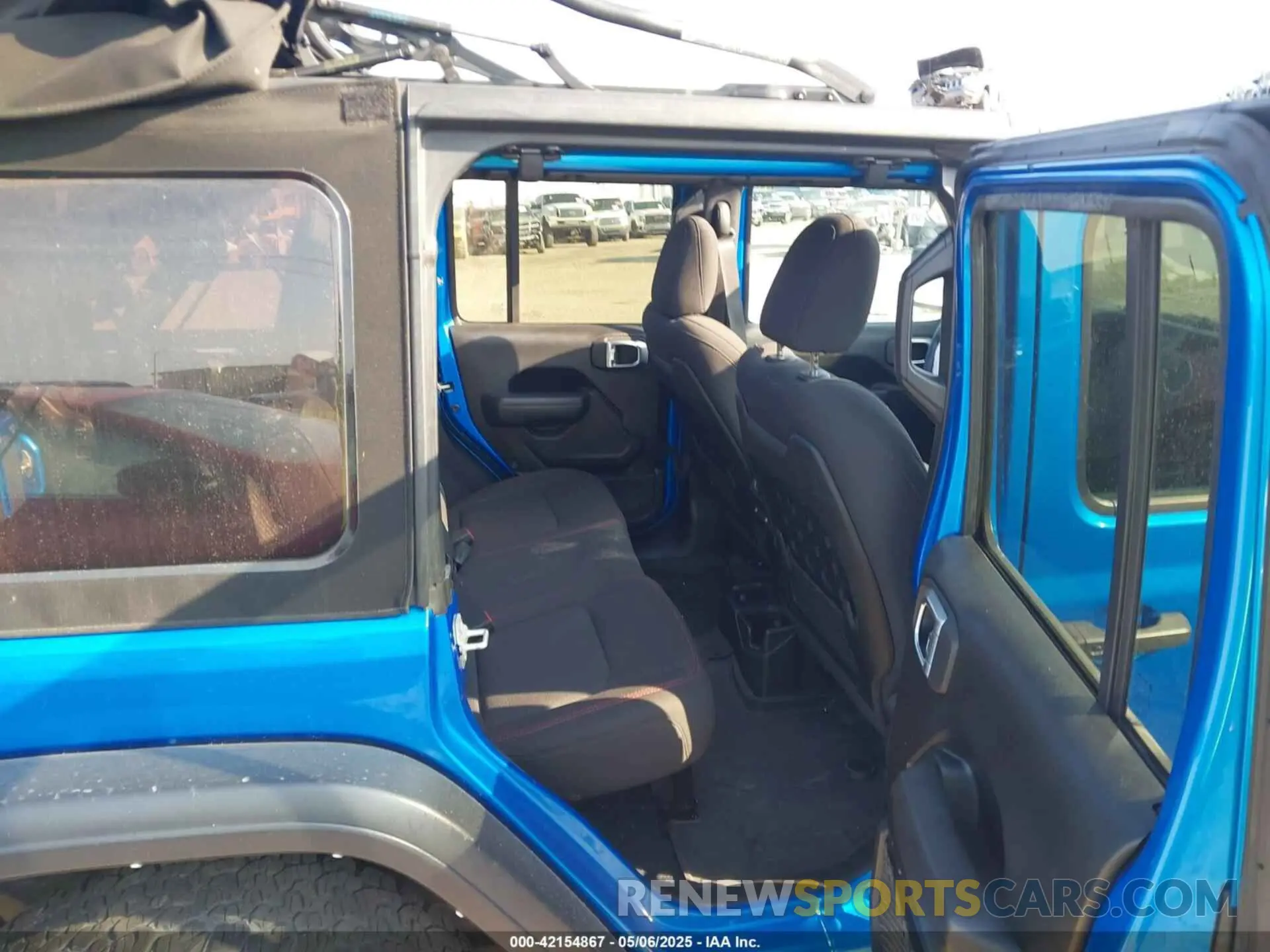 8 Photograph of a damaged car 1C4HJXFNXNW270269 JEEP WRANGLER UNLIMITED 2022