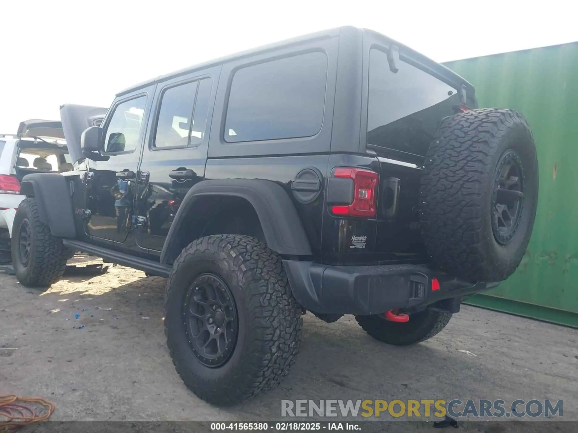 3 Photograph of a damaged car 1C4JJXFG9NW264028 JEEP WRANGLER UNLIMITED 2022