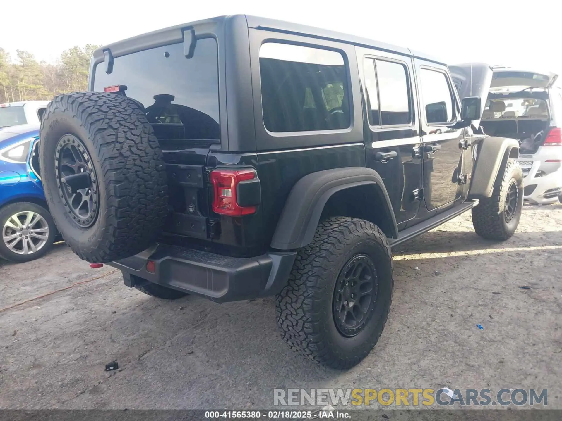 4 Photograph of a damaged car 1C4JJXFG9NW264028 JEEP WRANGLER UNLIMITED 2022