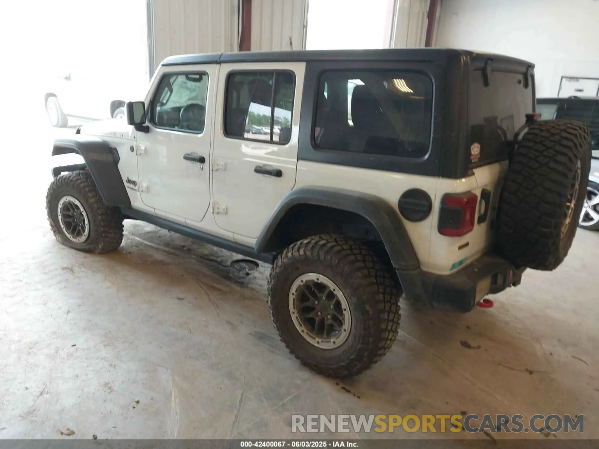 3 Photograph of a damaged car 1C4JJXFM0NW154202 JEEP WRANGLER UNLIMITED 2022