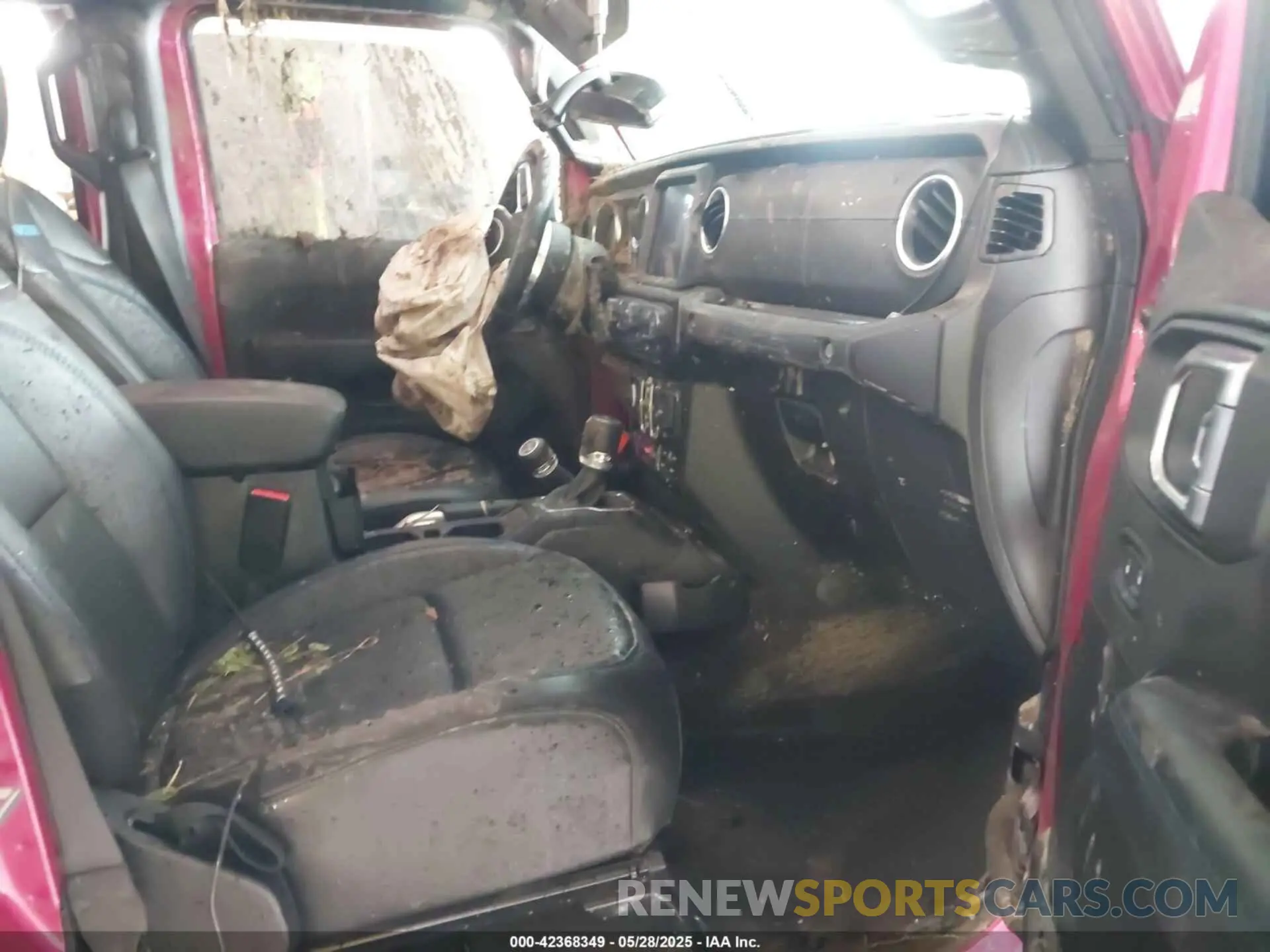 5 Photograph of a damaged car 1C4JJXR60NW153192 JEEP WRANGLER UNLIMITED 2022