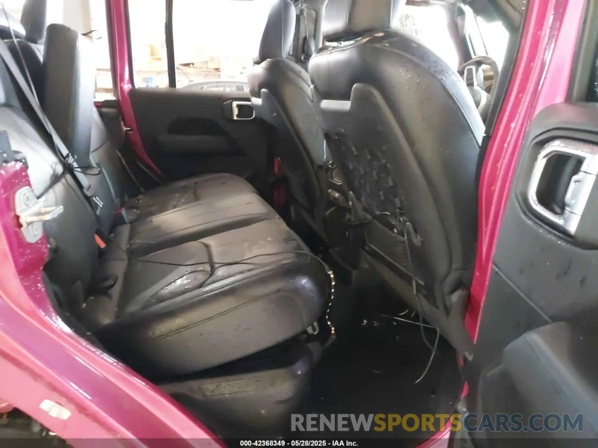 8 Photograph of a damaged car 1C4JJXR60NW153192 JEEP WRANGLER UNLIMITED 2022