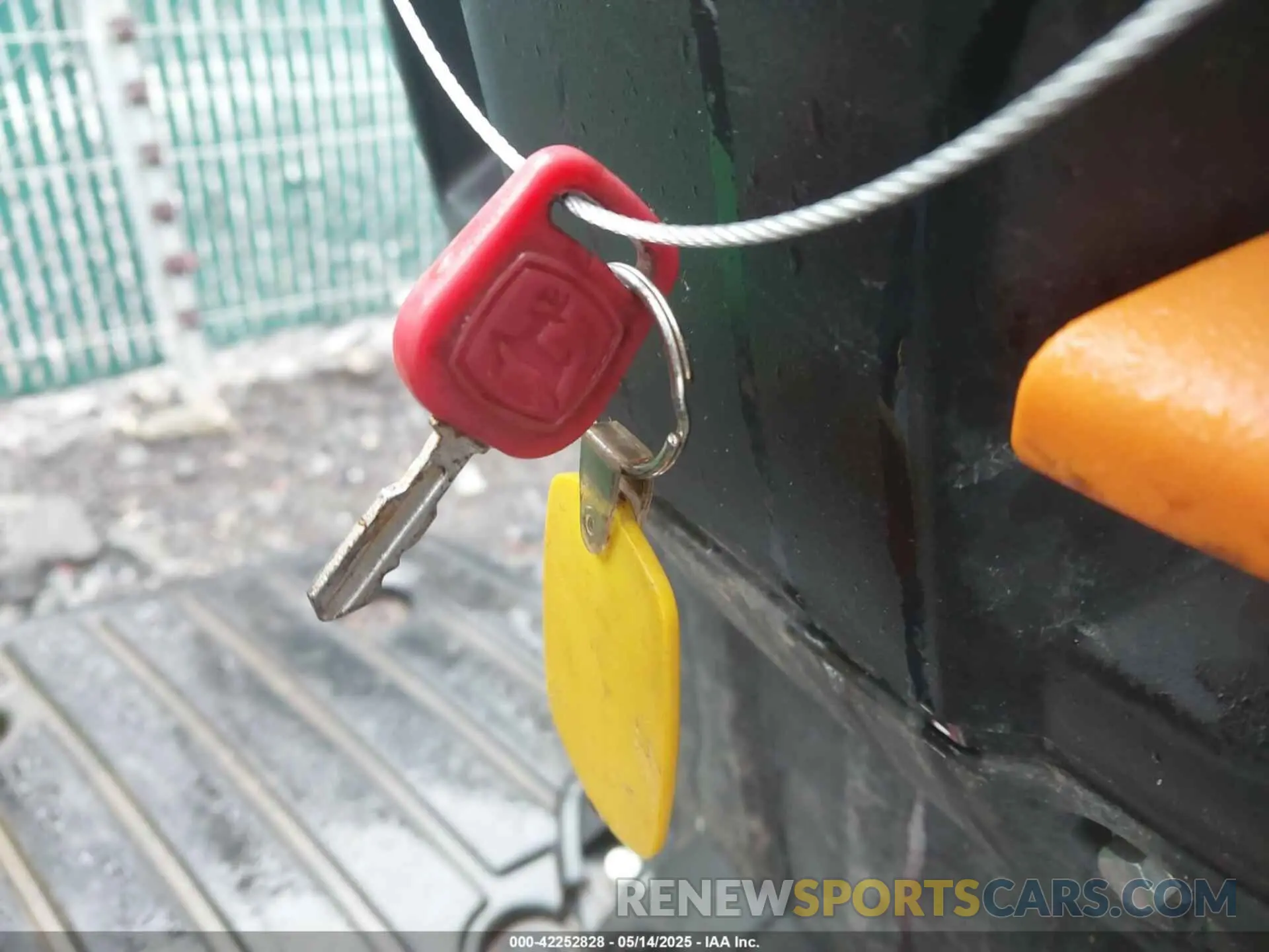 11 Photograph of a damaged car 1LV1025RHKK182699 JOHN DEERE 1025R 2019