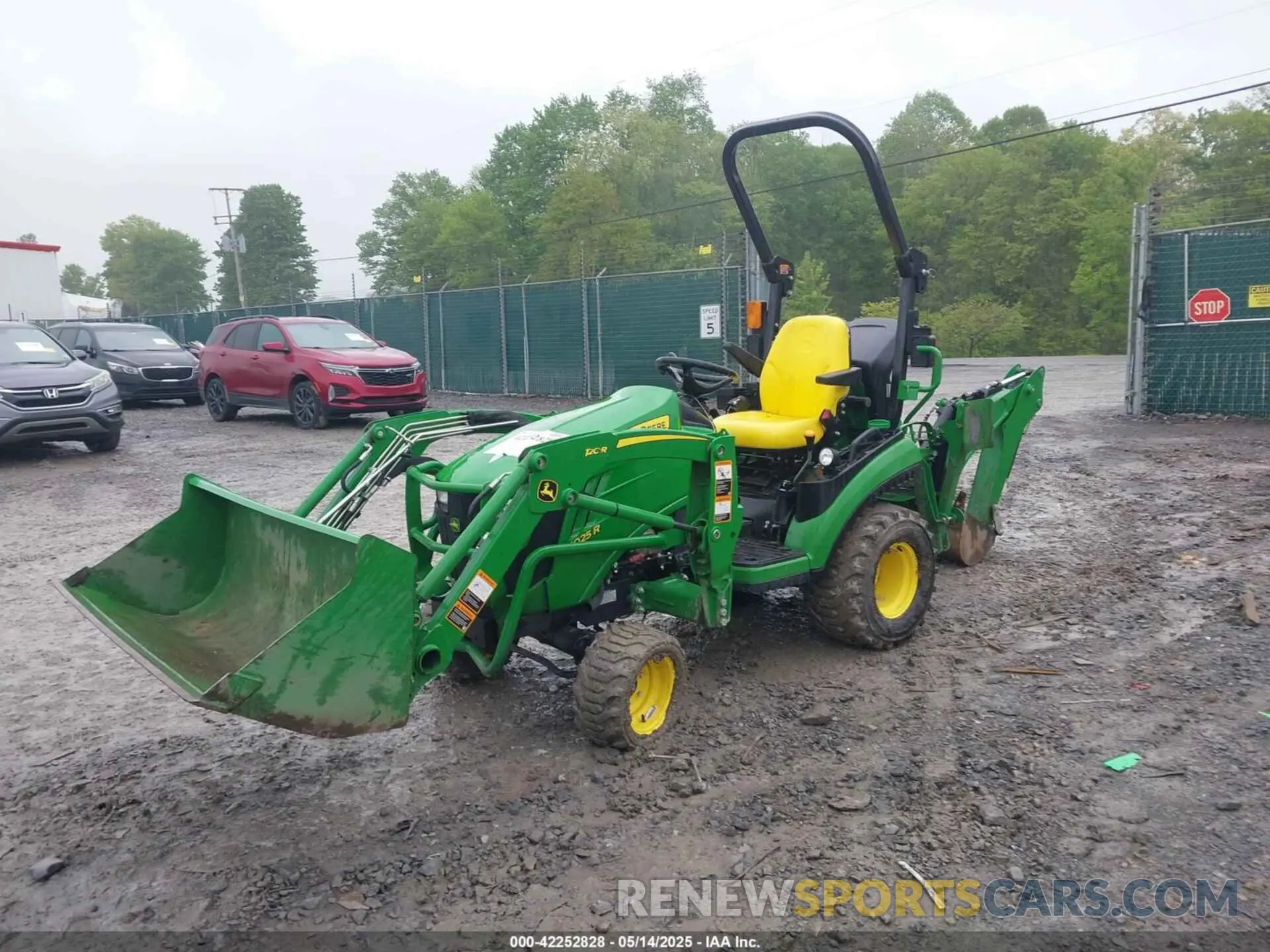 2 Photograph of a damaged car 1LV1025RHKK182699 JOHN DEERE 1025R 2019