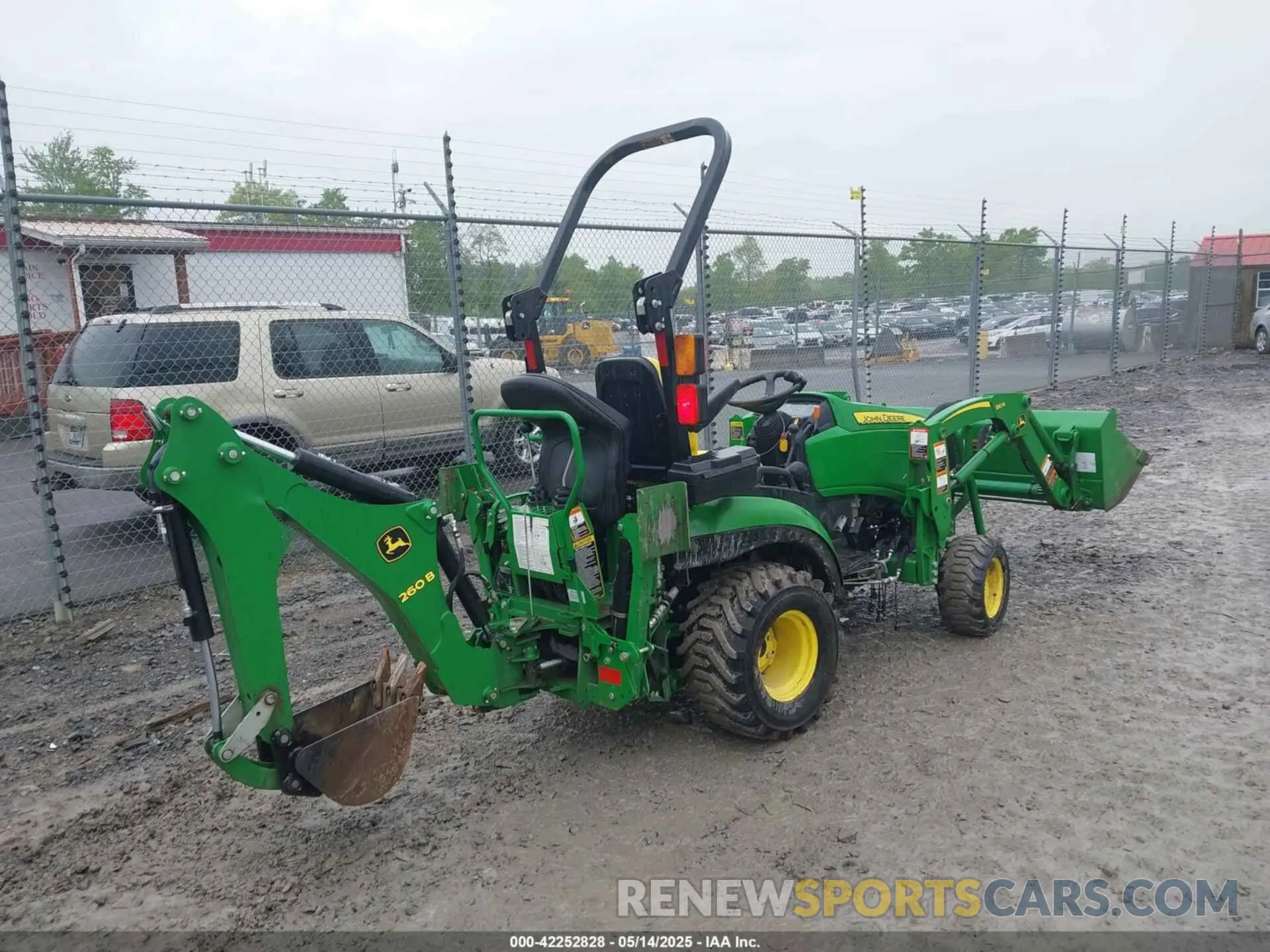 4 Photograph of a damaged car 1LV1025RHKK182699 JOHN DEERE 1025R 2019