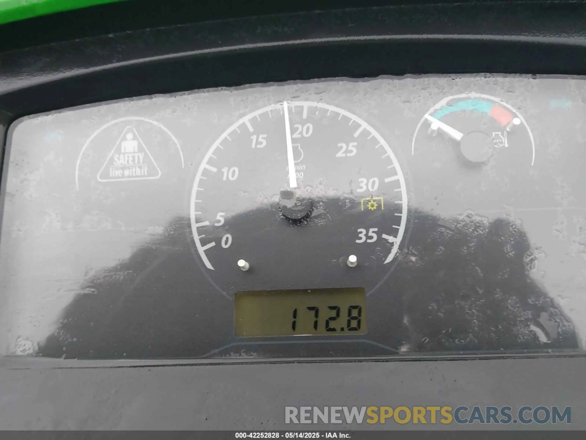 7 Photograph of a damaged car 1LV1025RHKK182699 JOHN DEERE 1025R 2019
