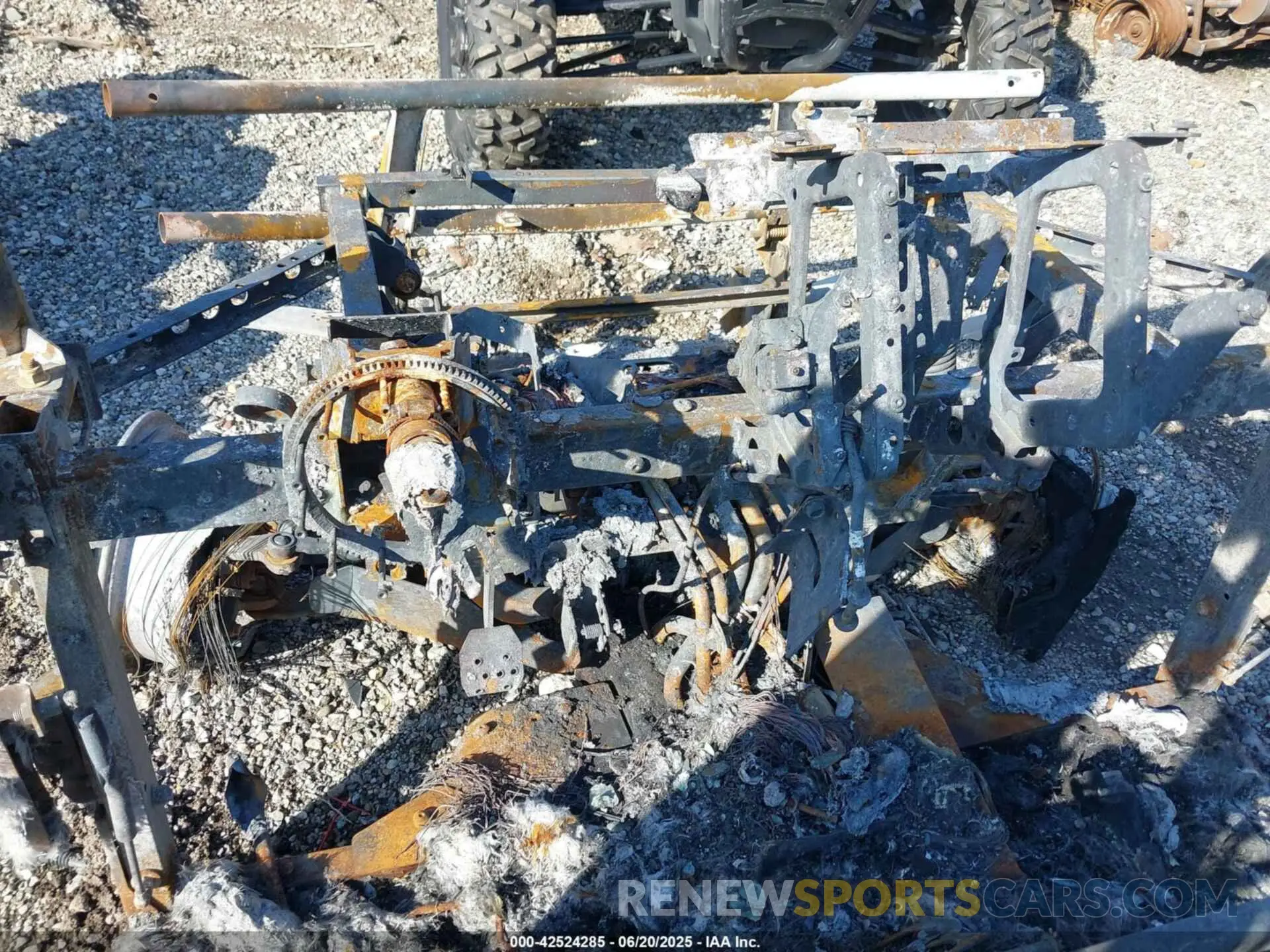 7 Photograph of a damaged car 1M0835RACNM050372 JOHN DEERE OTHER 2022