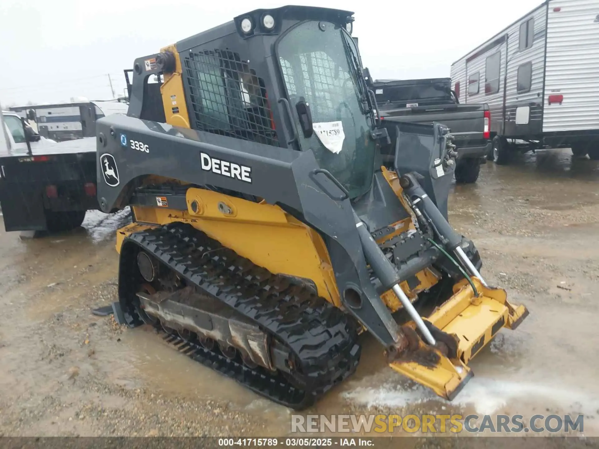 1 Photograph of a damaged car 1T0333GMJLF388475 JOHN DEERE SKIDSTEER 333G 2020