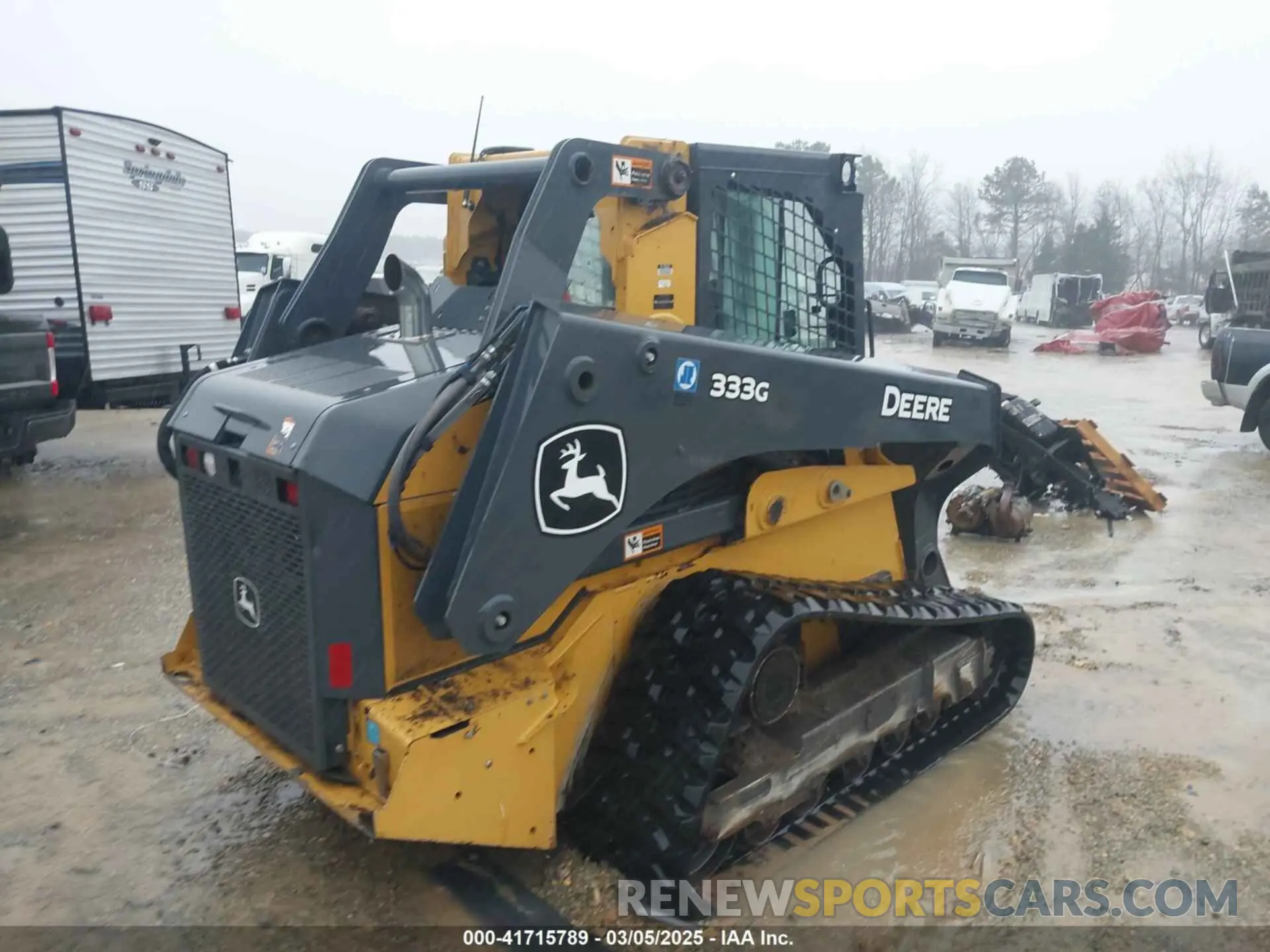 2 Photograph of a damaged car 1T0333GMJLF388475 JOHN DEERE SKIDSTEER 333G 2020