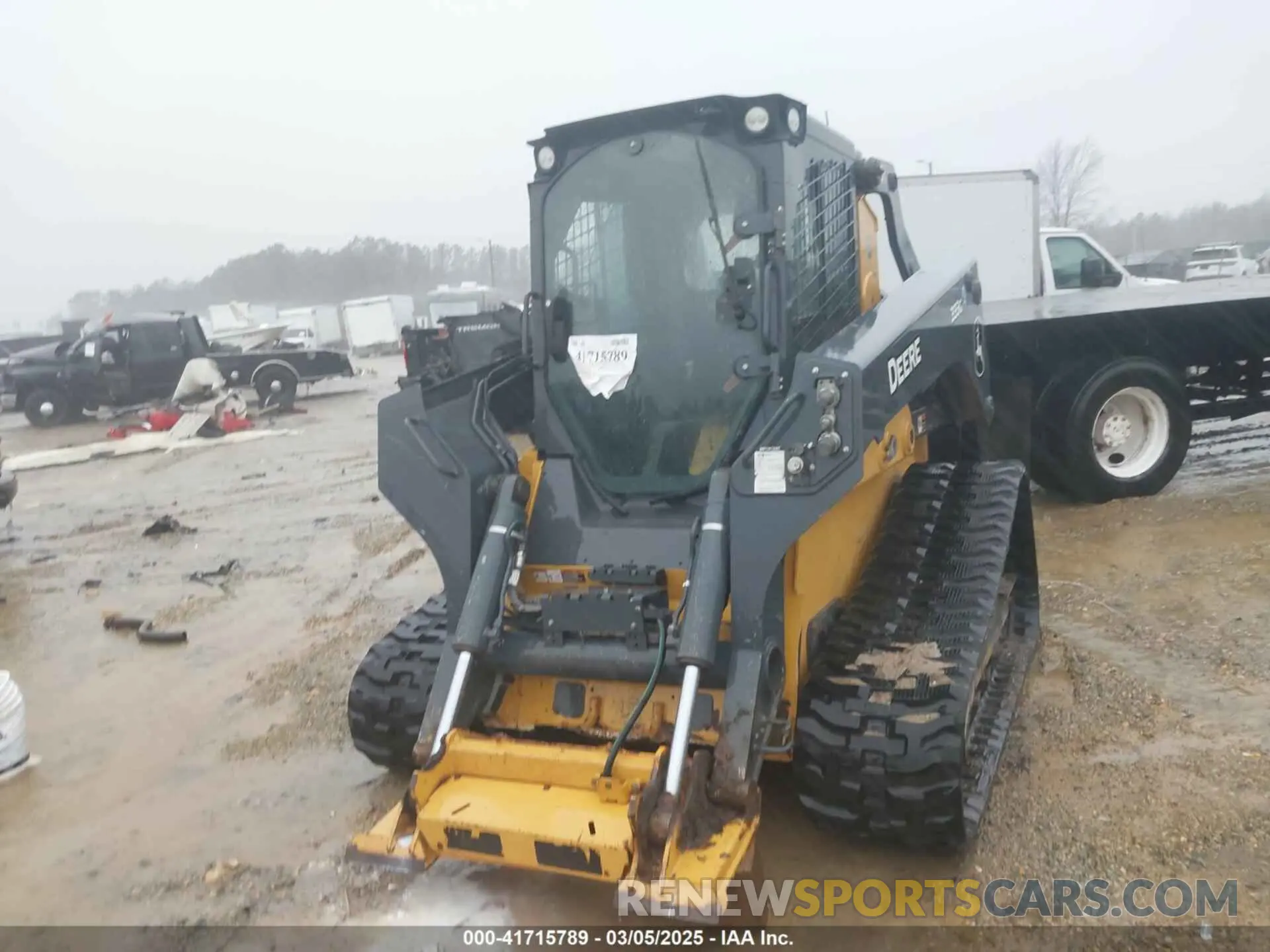6 Photograph of a damaged car 1T0333GMJLF388475 JOHN DEERE SKIDSTEER 333G 2020