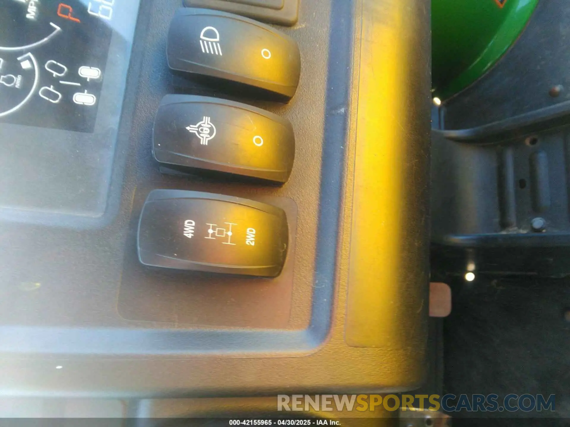 15 Photograph of a damaged car 1M0855MBTNM050201 JOHN DEERE XUV 855M 2022