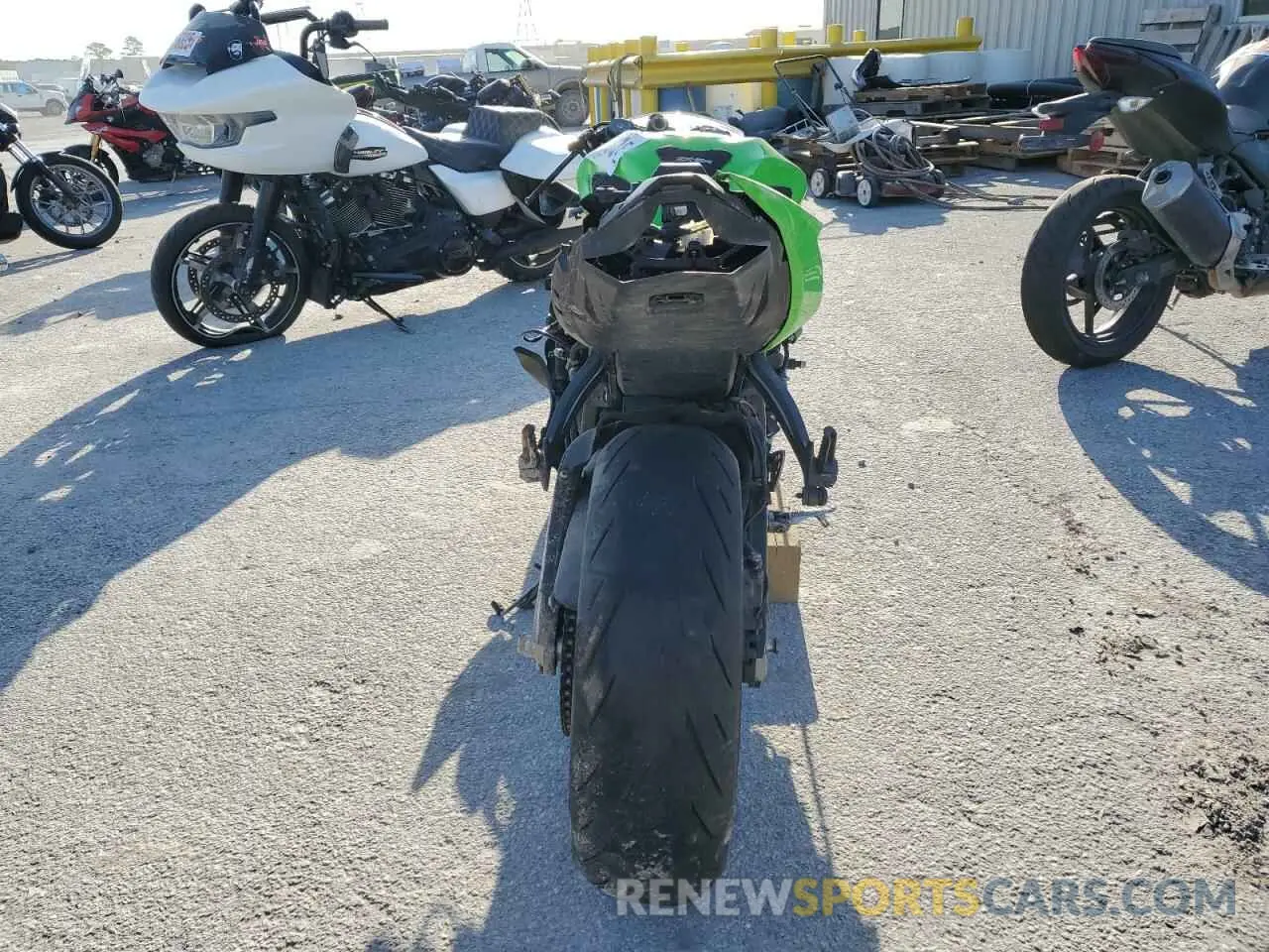 4 Photograph of a damaged car JKBZXJH14PA019392 KAWASAKI ZX636 K 2023