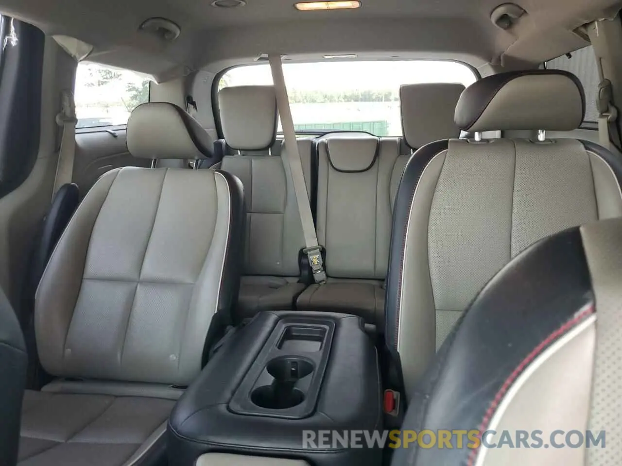 10 Photograph of a damaged car KNDMB5C10K6500544 KIA All Models 2019