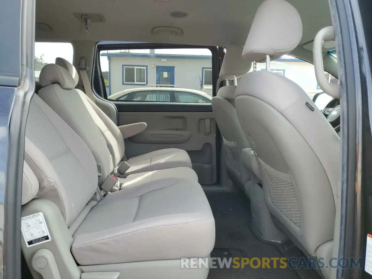 11 Photograph of a damaged car KNDMB5C10K6550506 KIA All Models 2019