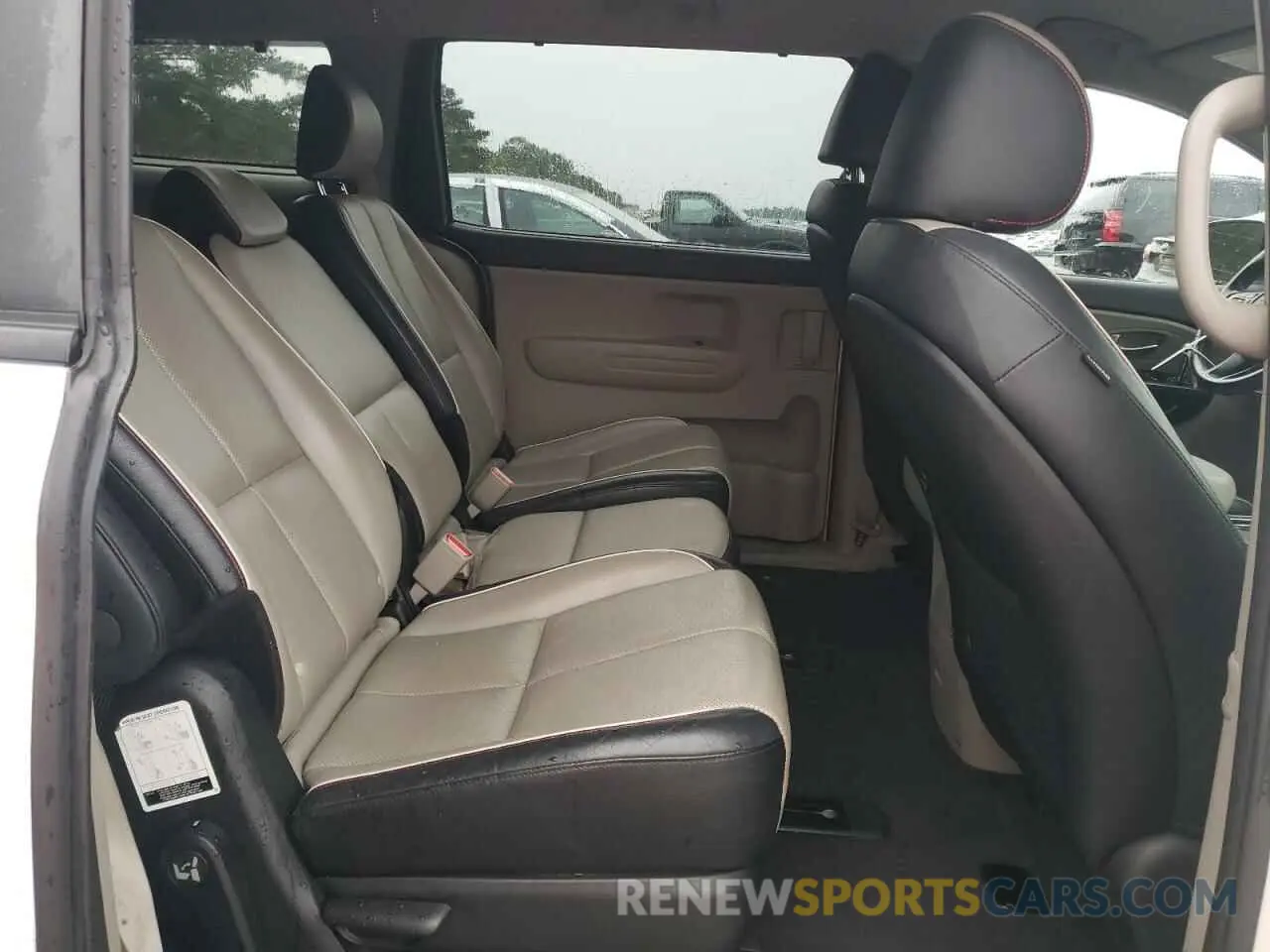 11 Photograph of a damaged car KNDMB5C14K6503365 KIA All Models 2019