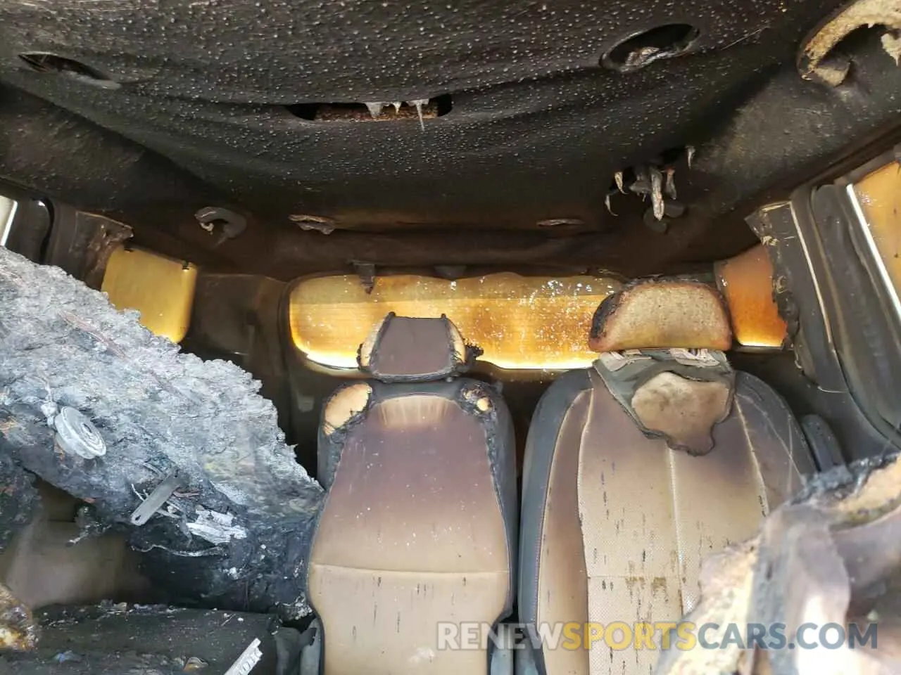 10 Photograph of a damaged car KNDMB5C14K6516200 KIA All Models 2019