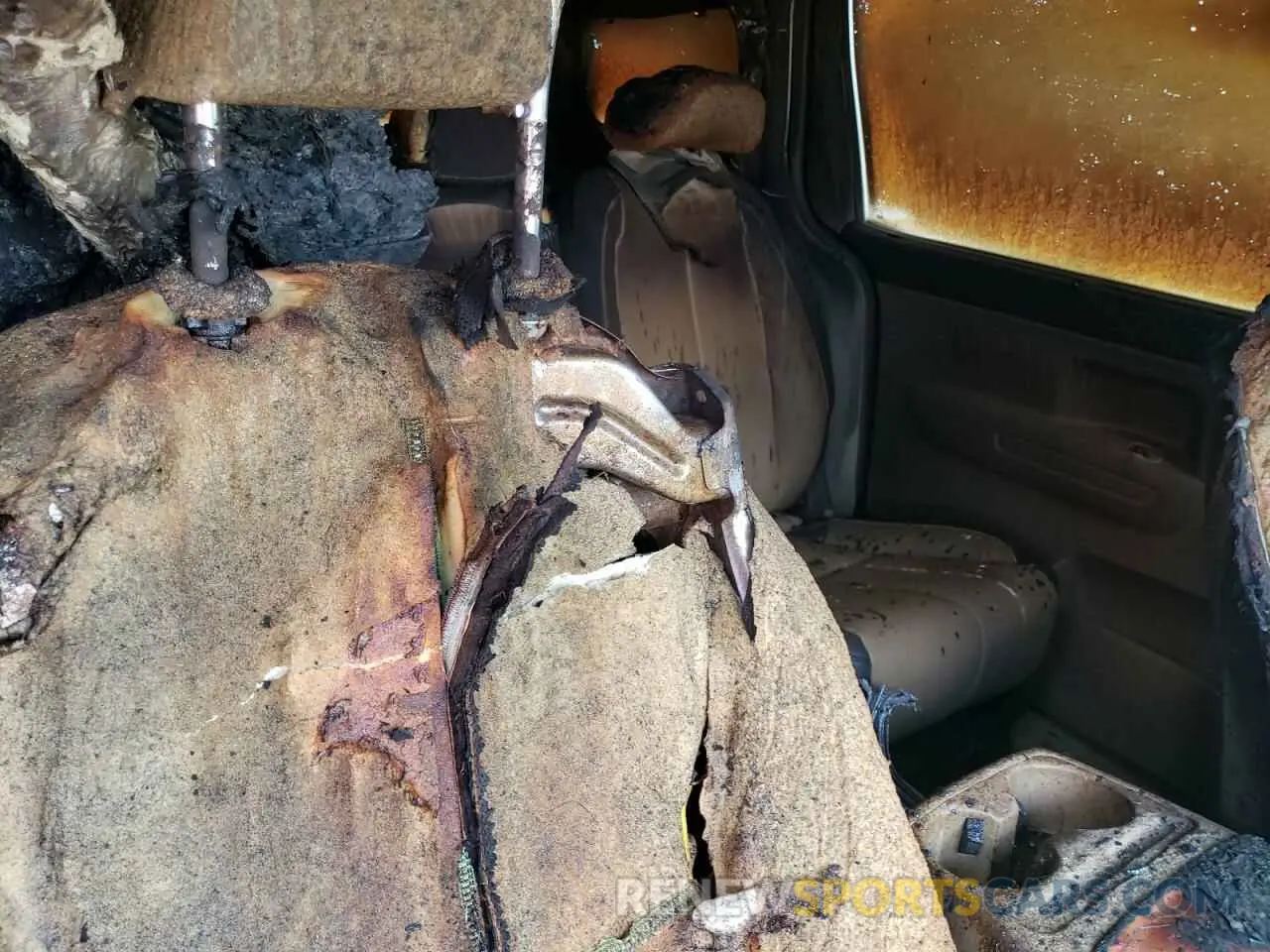 11 Photograph of a damaged car KNDMB5C14K6516200 KIA All Models 2019