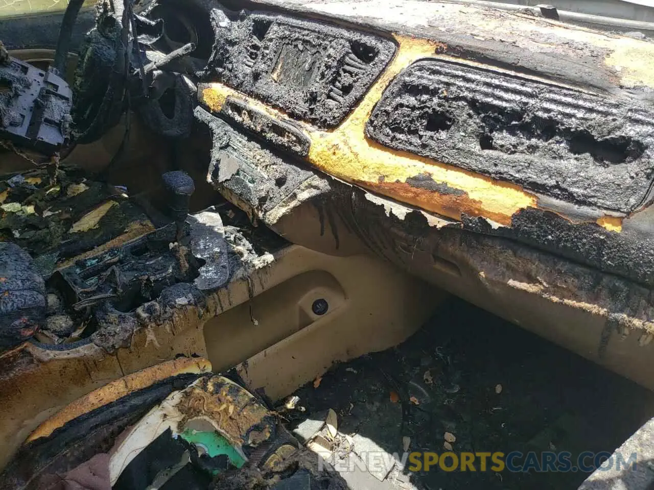 8 Photograph of a damaged car KNDMB5C14K6516200 KIA All Models 2019