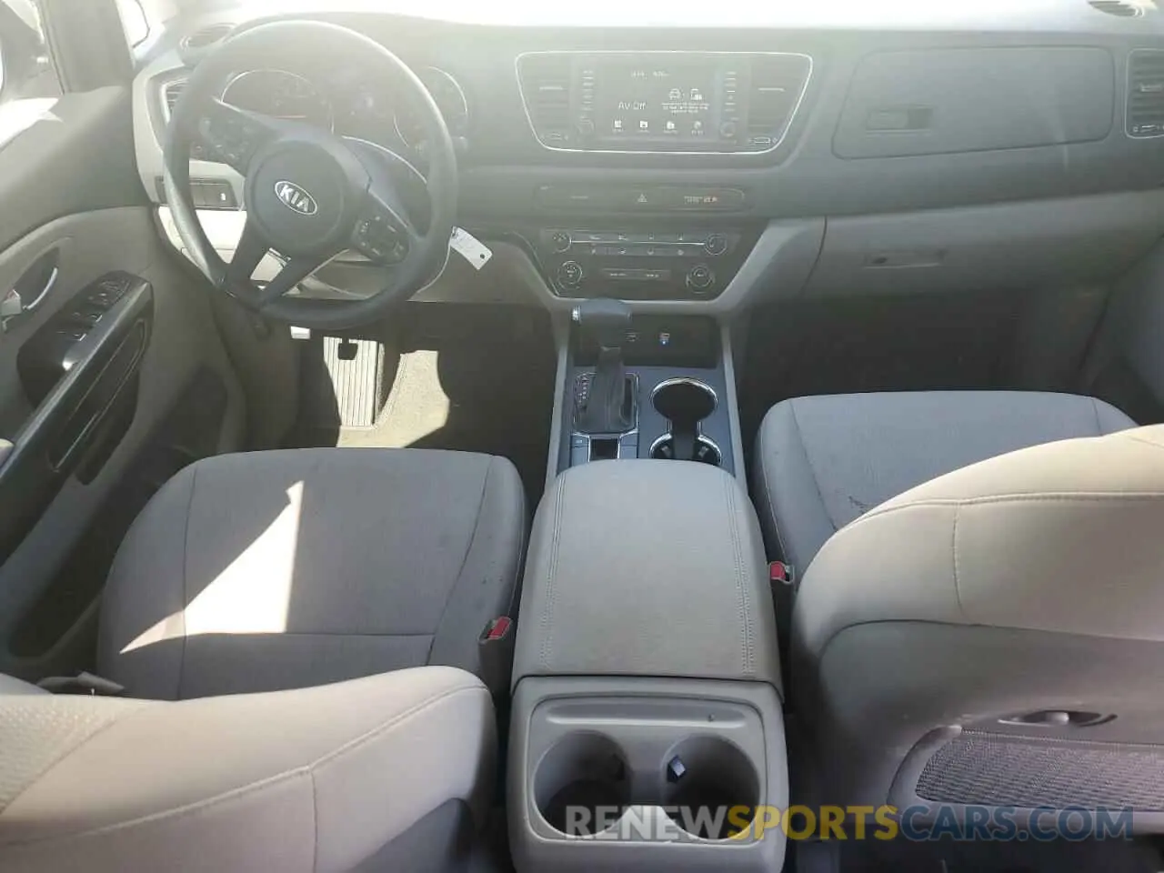 8 Photograph of a damaged car KNDMB5C15K6511359 KIA All Models 2019