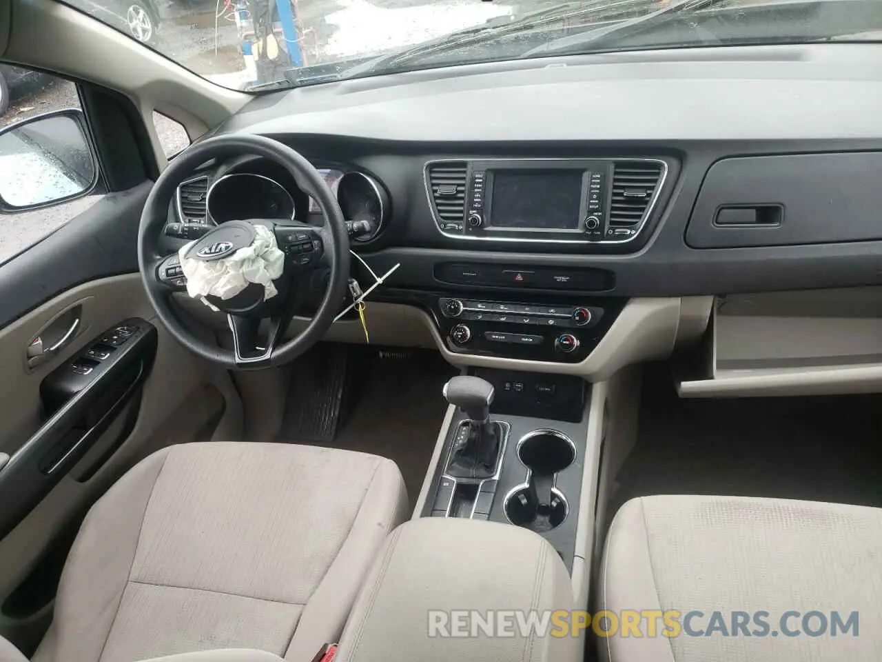 8 Photograph of a damaged car KNDMB5C16K6565186 KIA All Models 2019