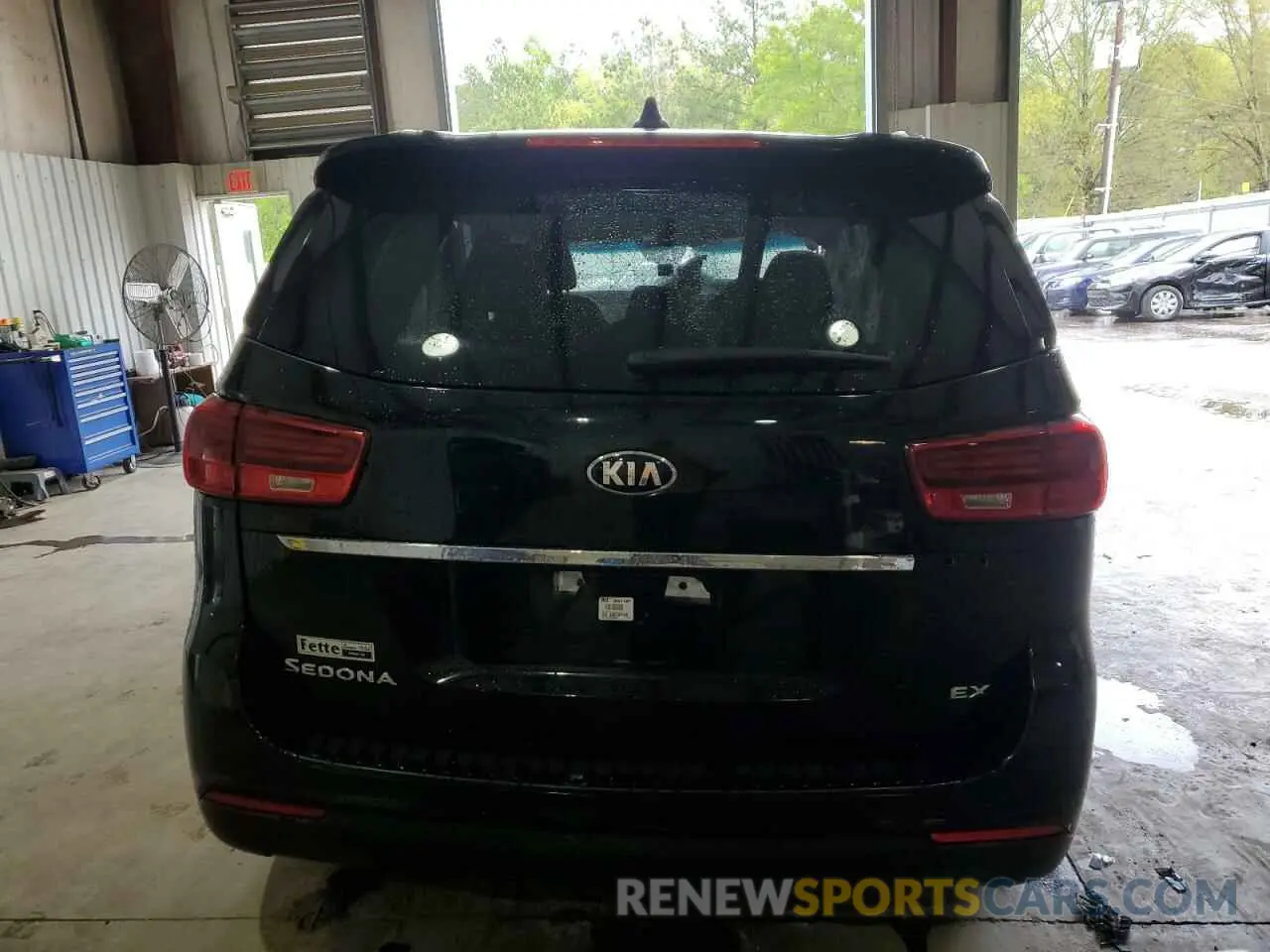 6 Photograph of a damaged car KNDMB5C17K6564905 KIA All Models 2019