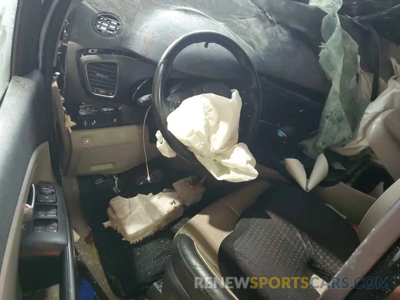 8 Photograph of a damaged car KNDMB5C17K6564905 KIA All Models 2019