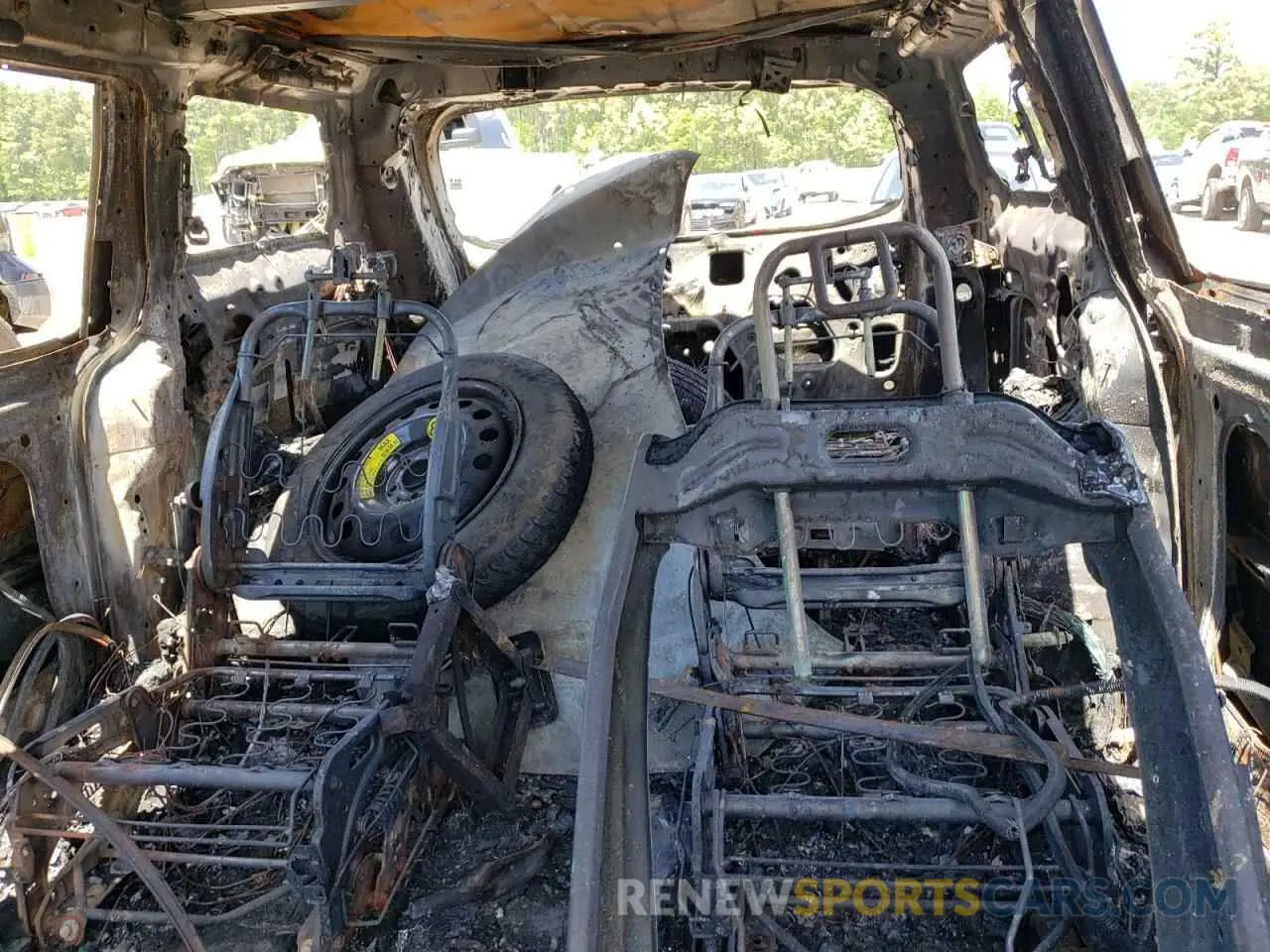 10 Photograph of a damaged car KNDMB5C19K6527807 KIA All Models 2019