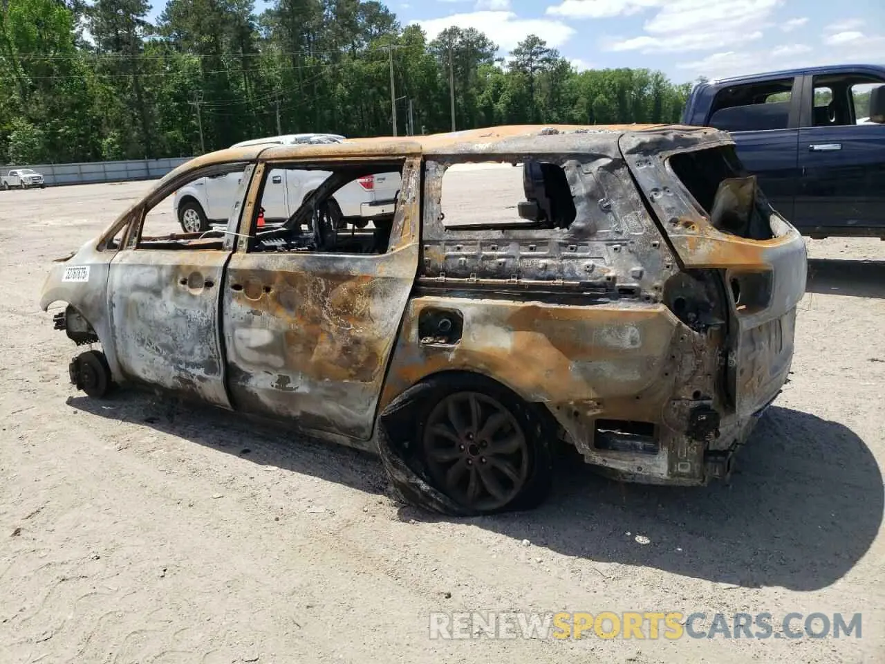 2 Photograph of a damaged car KNDMB5C19K6527807 KIA All Models 2019