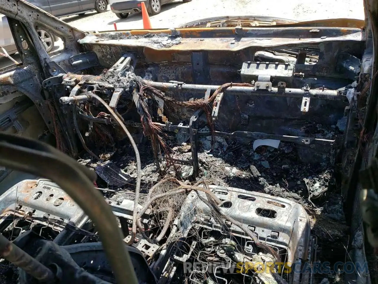 8 Photograph of a damaged car KNDMB5C19K6527807 KIA All Models 2019