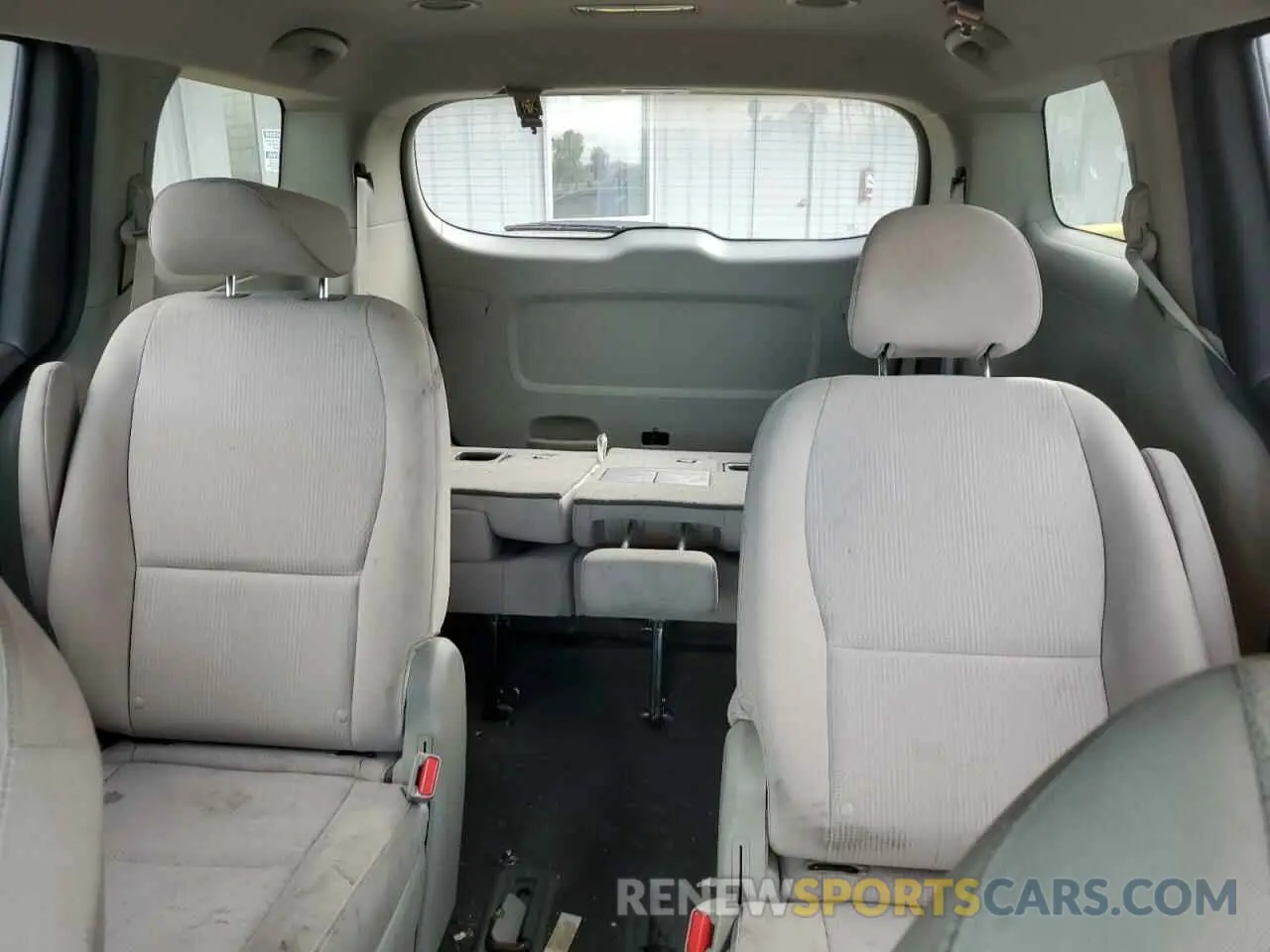 10 Photograph of a damaged car KNDMB5C1XK6553719 KIA All Models 2019