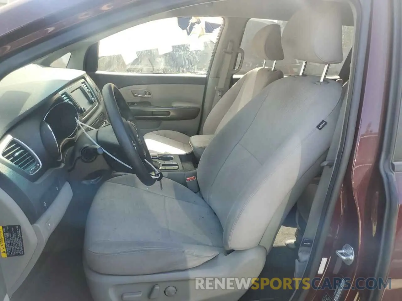7 Photograph of a damaged car KNDMB5C1XK6553719 KIA All Models 2019
