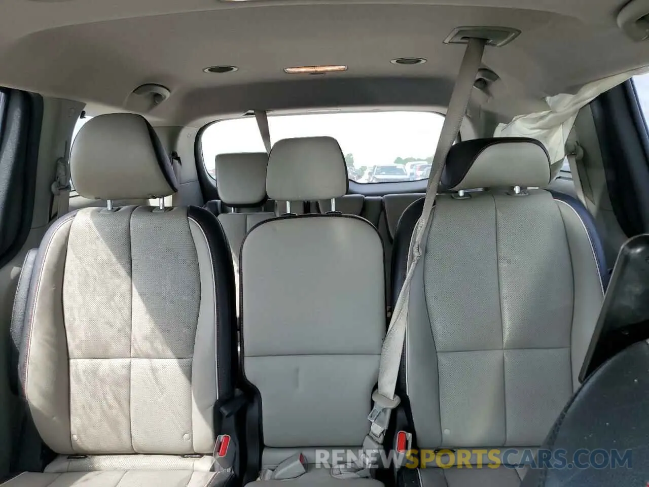 10 Photograph of a damaged car KNDMC5C14K6537559 KIA All Models 2019