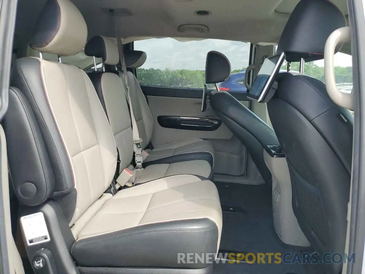 11 Photograph of a damaged car KNDMC5C14K6537559 KIA All Models 2019