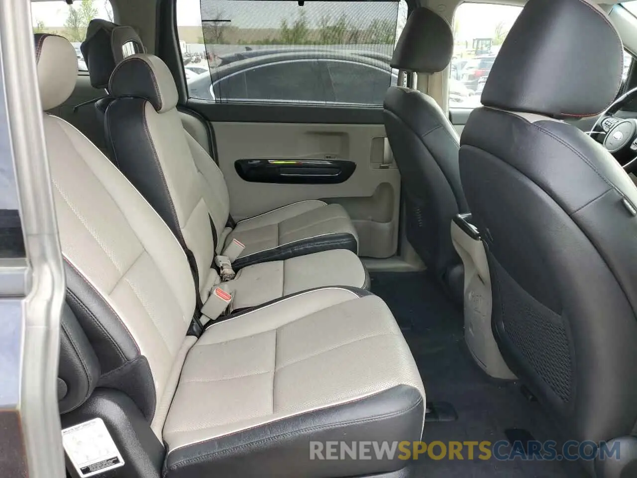 11 Photograph of a damaged car KNDMC5C14K6549727 KIA All Models 2019