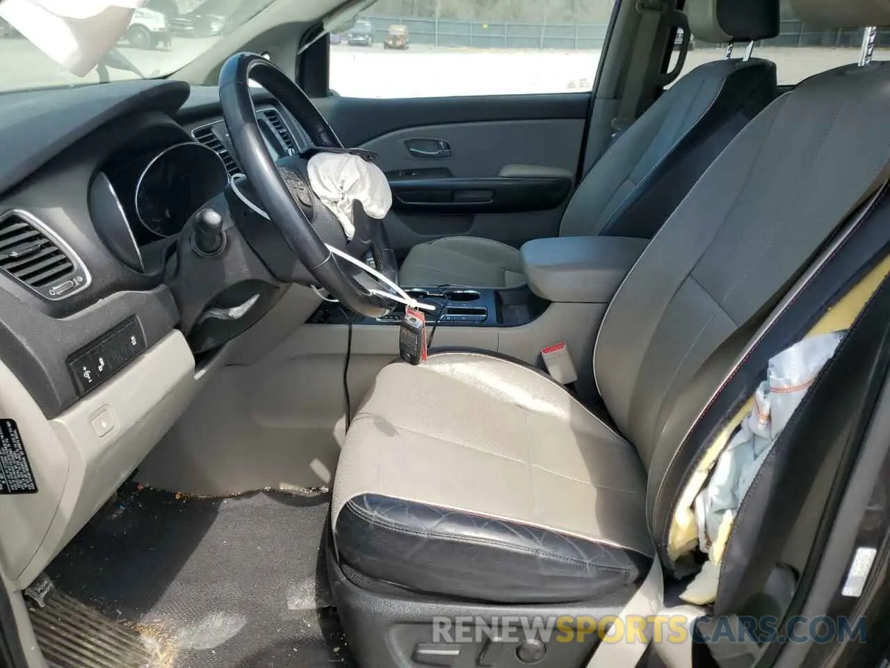7 Photograph of a damaged car KNDMB5C14L6647578 KIA All Models 2020