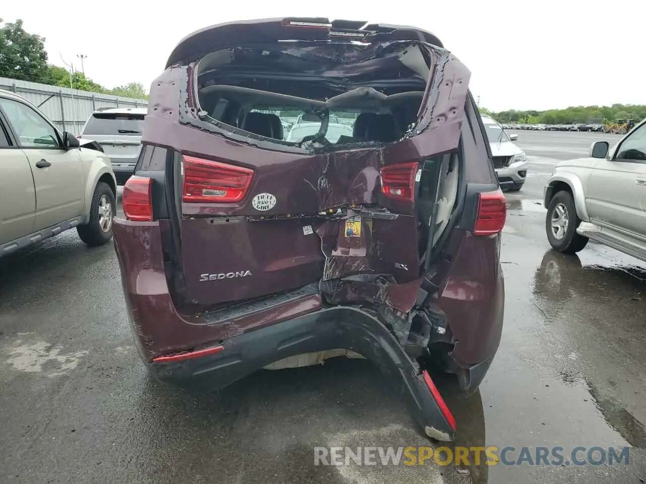 6 Photograph of a damaged car KNDMB5C17L6609116 KIA All Models 2020
